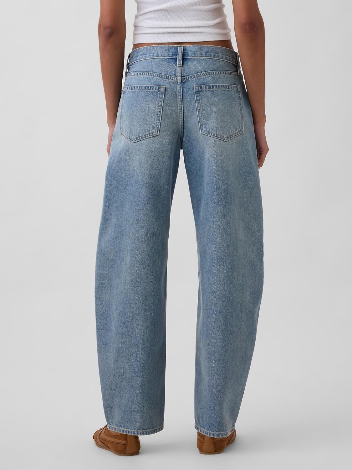 GAP Women's Low Rise Barrel Denim Jean