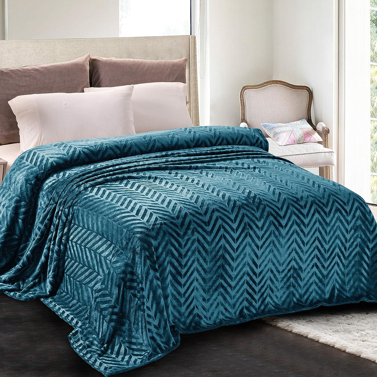 Whale Flotilla Manta para Sofá, Manta para Cama Suave, Franela Polar Cálida con Estampado de Chevron, Acogedora y Ligera para Todas Estaciones, 220 x 240 cm, Azul Grisáceo