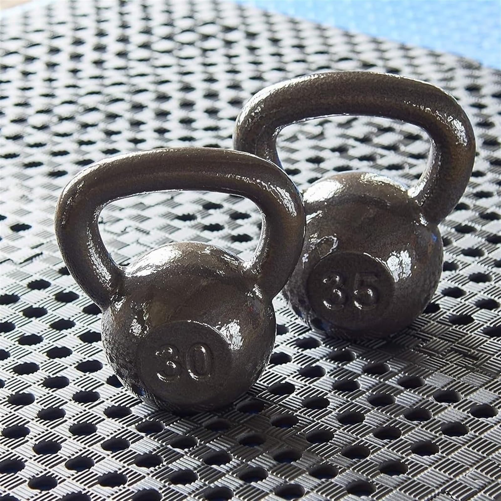 Odważnik z litego żeliwa, czarny zintegrowany Kettlebell, używany do treningu siłowego i fizycznego, fitness i treningu przekrojowego (rozmiar: 4 KG)