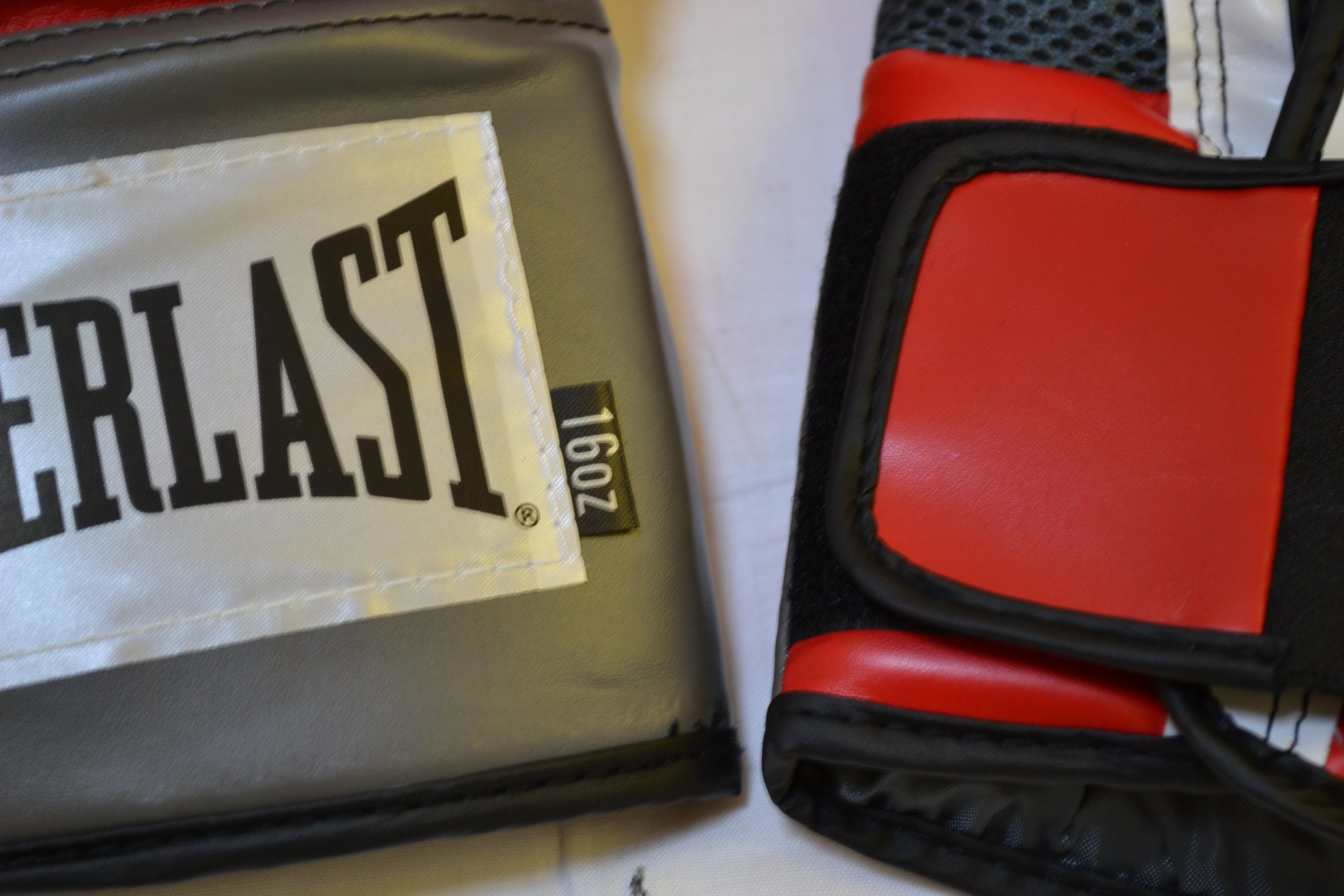Amazon | Everlast（エバーラスト）プロスタイル練習用ボクシング