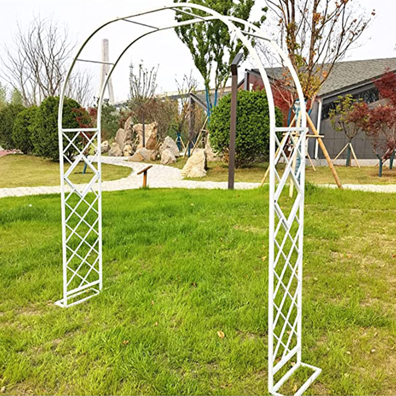 Arche de jardin en métal blanc pour tuteurer vos rosiers et créer de l'ombre