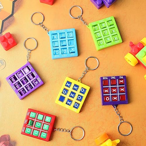 Miniatura 6 de Honoson 64 llaveros de juego de Tic Tac Toe para fiestas, regalos de cumpleaños, bolsas de regalo, rellenos de plástico para llaves, mini mochila