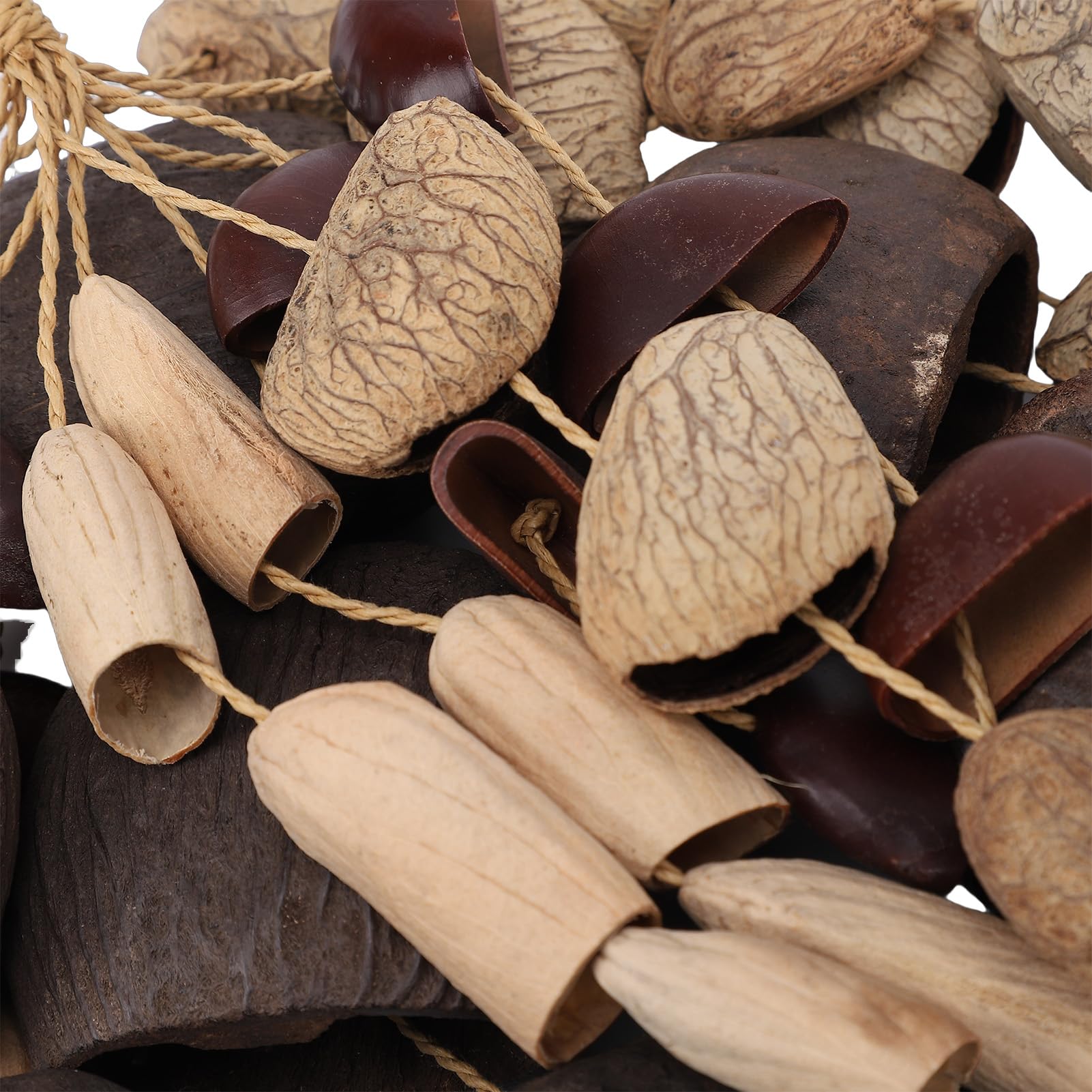 Handgemachtes Naturschalen Windspiel Zusammengesetzt von 54 Naturschalen Yoga Meditationsinstrument 4 Muscheltypen Muschelrassel Innen- und Außen Dekor für Klangentspannung