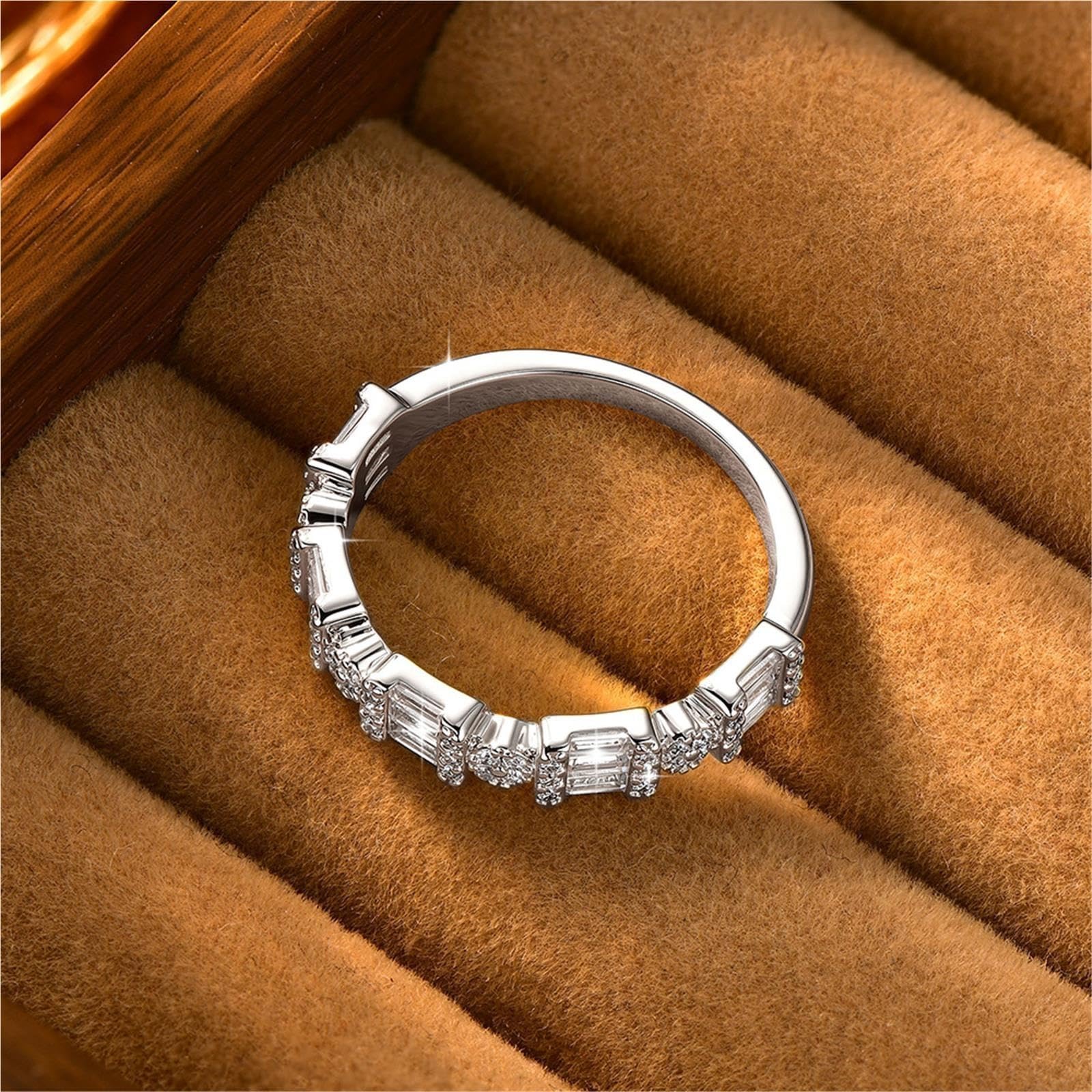Cobre chapado Cushion Moissanita Anillo for Mujeres