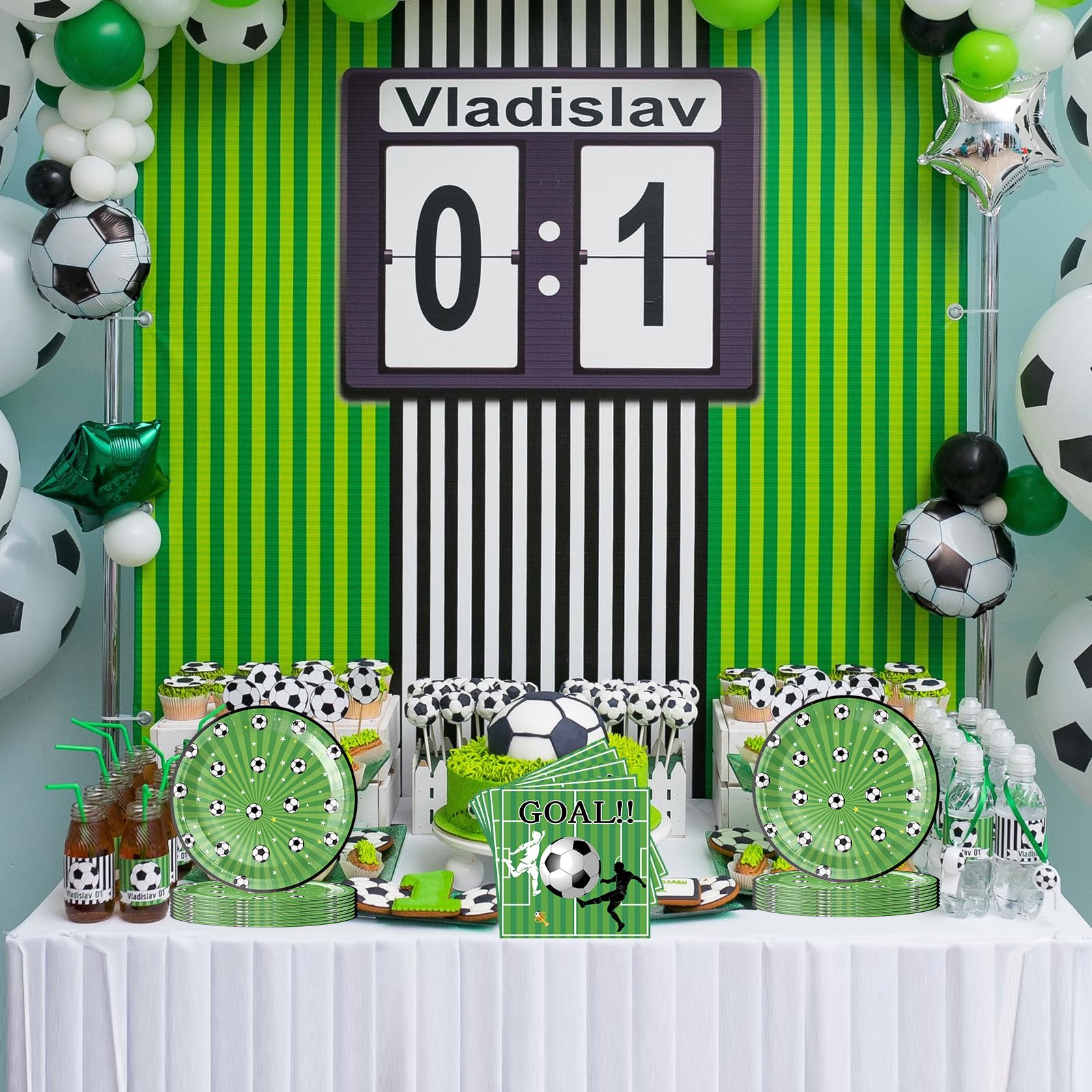 AINIUNIU Assiette Anniversaire de Football, 40pcs Football Vaisselle de Fête 20 Invités, Vaisselle Jetable Assiettes et Serviette, Décorations de Fête D'anniversaire pour Enfants