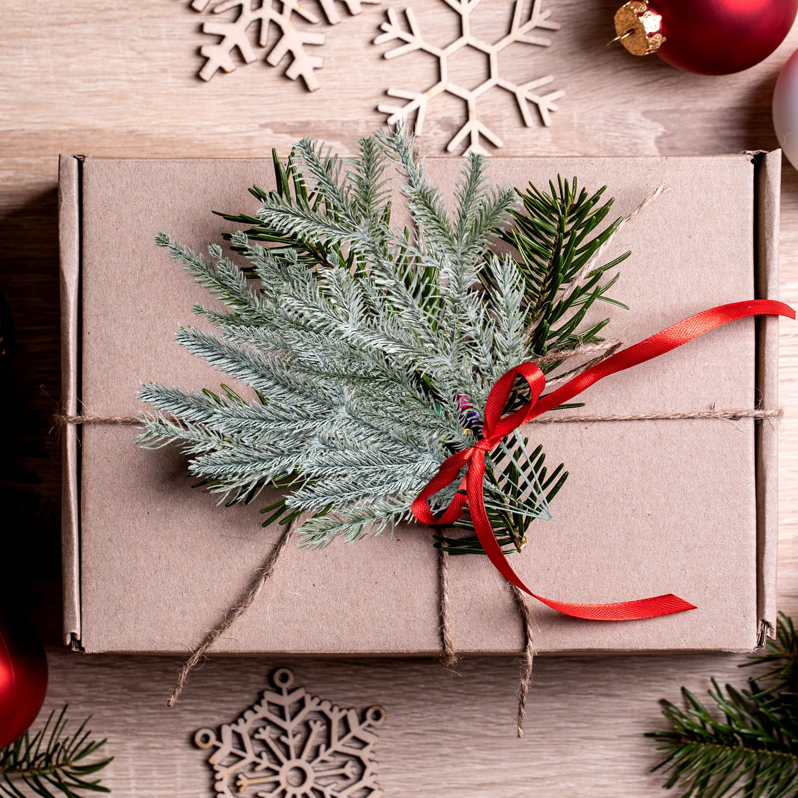 Yunlly Künstliche Tannennadel-Zweige für Weihnachten, 4 Stile, Girlande, Grünpflanze, Winter, künstliche Stiele, Weihnachtsbaum-Picker für DIY-Kranz, Mittelstück, große Dekoration für Zuhause, Winter,