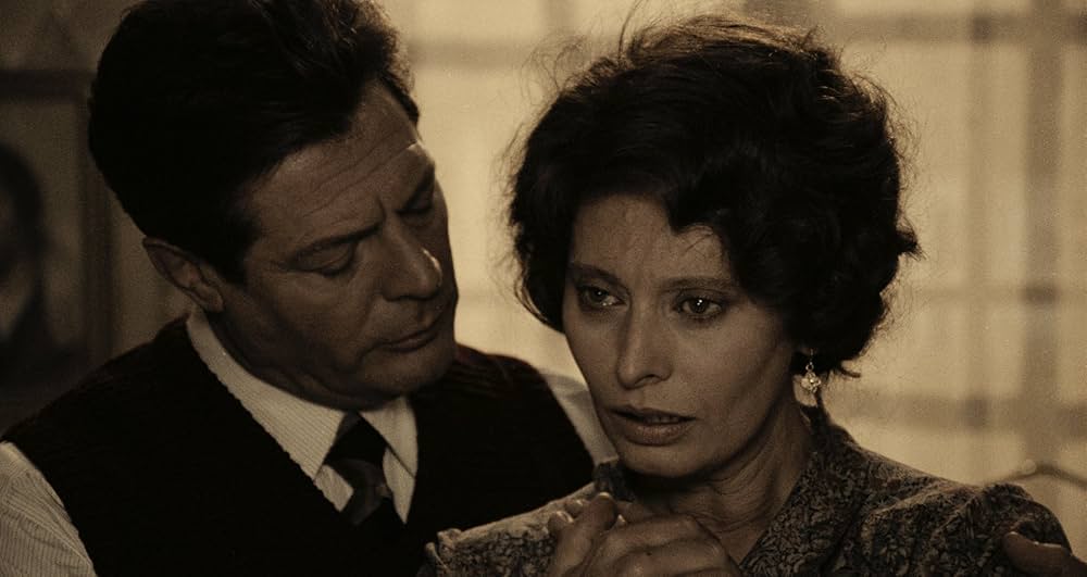 Amazon.com: A Special Day [Blu-ray] : Sophia Loren, Marcello