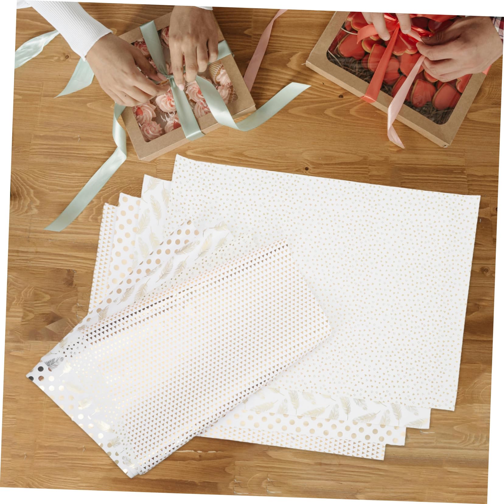 Goldenes Geschenkpapier 8 Stück Pack, Reißfestes Dickes Papier | Elegantes Design für Feiern und Babyparty, Große Bögen, Luxuriöse Optik