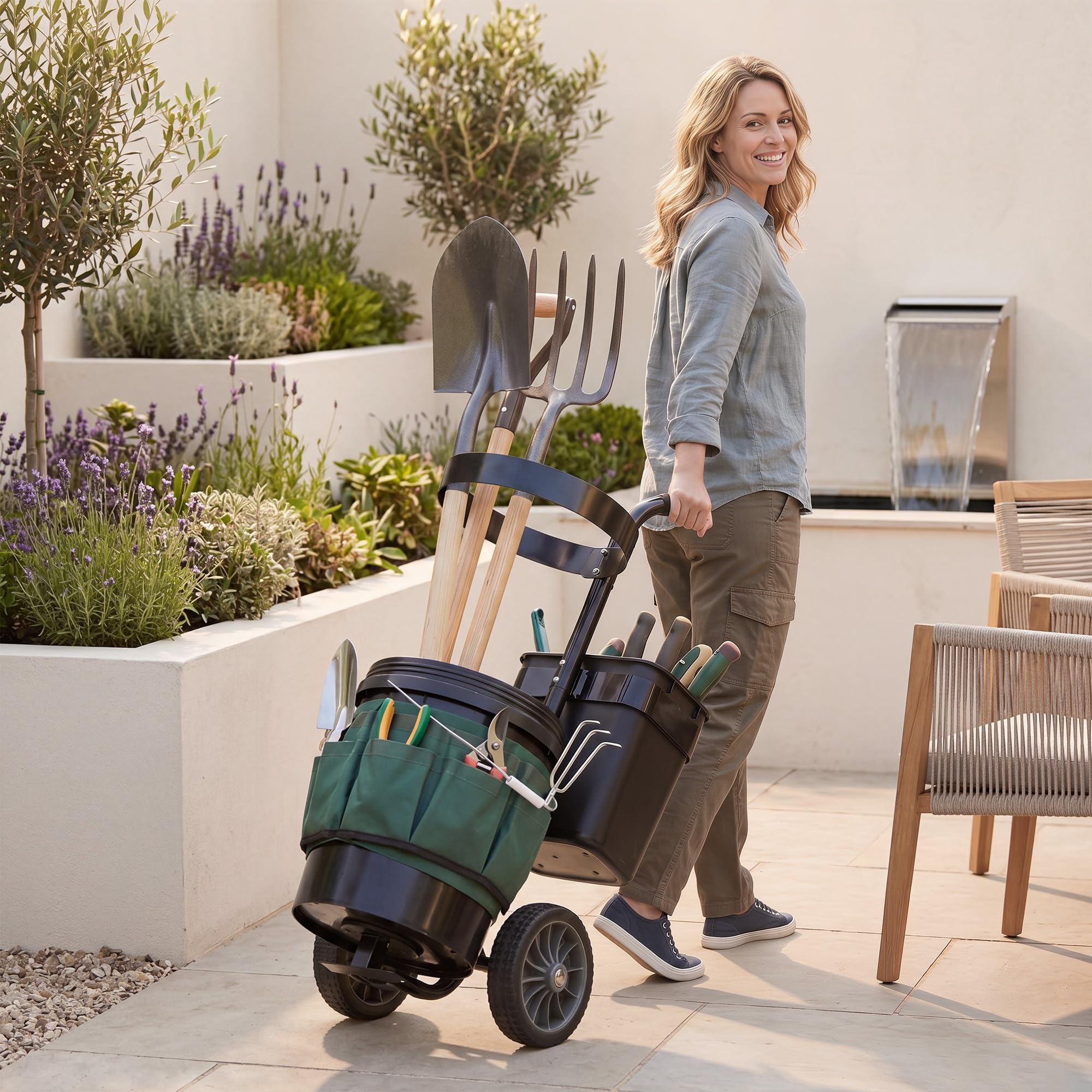 GYMAX Carro de Jardín para Herramientas, Carrito de Transporte con Ruedas, Cubo Redondo de 20 L, Cubo Rectangular de 5 L y Bolsa de Tela Oxford, Carretilla Portátil Porta Utensilios de Jardinería