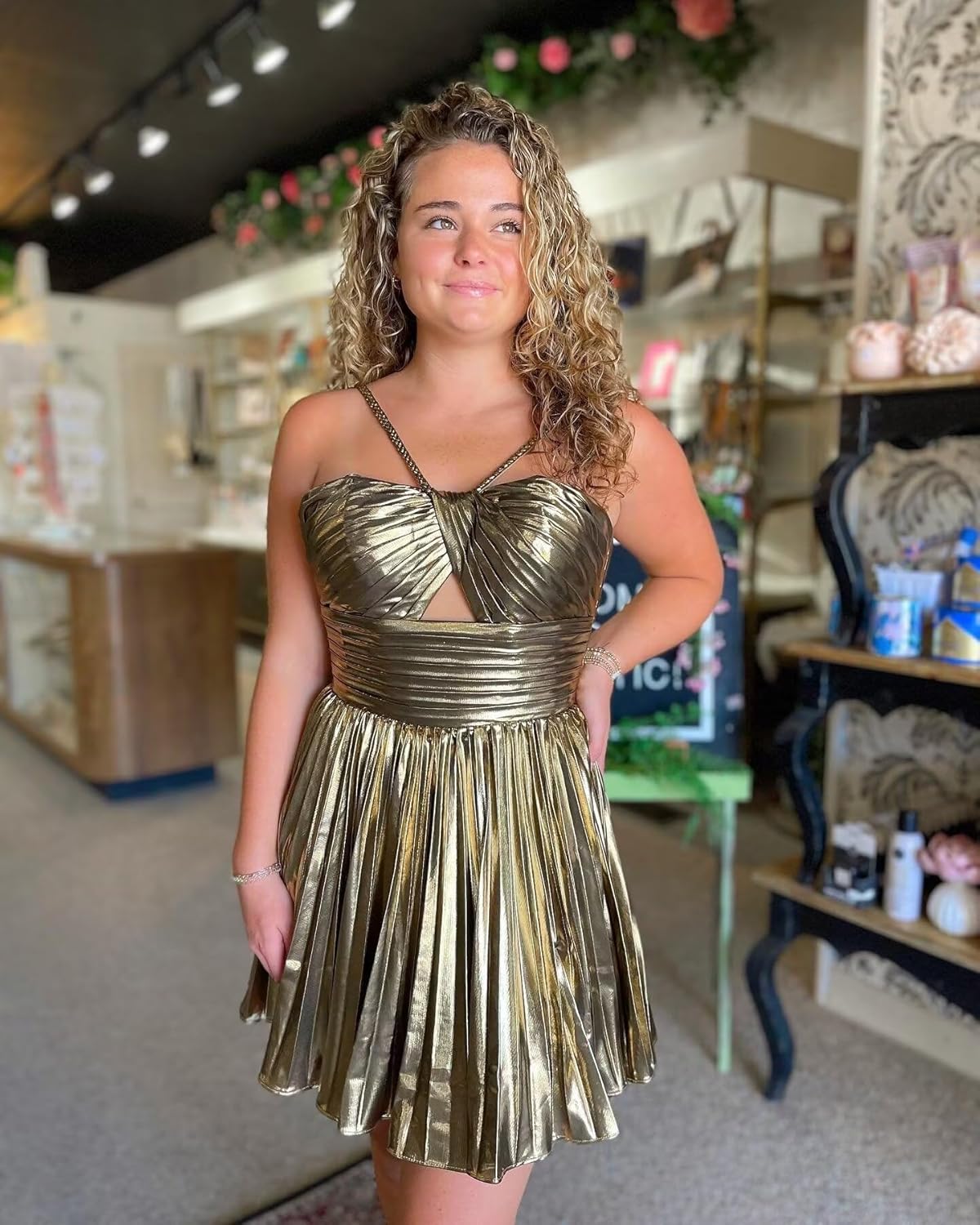Maxianever Sparkly Metallic Homecoming Dresses 2025 Short Satin for Teens Pleated Keyhole Mini Cocktail Party Dress