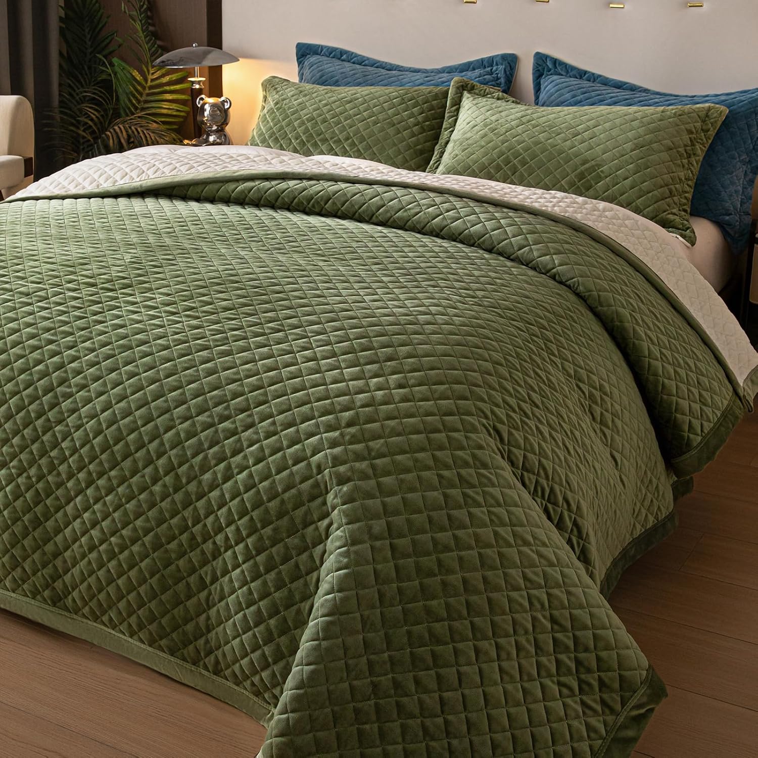 King Size Velvet 3-Piece Quilt Set - Ultra Soft Bedding with 2 Pillow Shams, Lightweight Reversible Coverlet Bedspread with Plaid Quilting for All Seasons, Olive Green/White 108x96 Inches Olive Green KING/CAL.KING (108"x96")