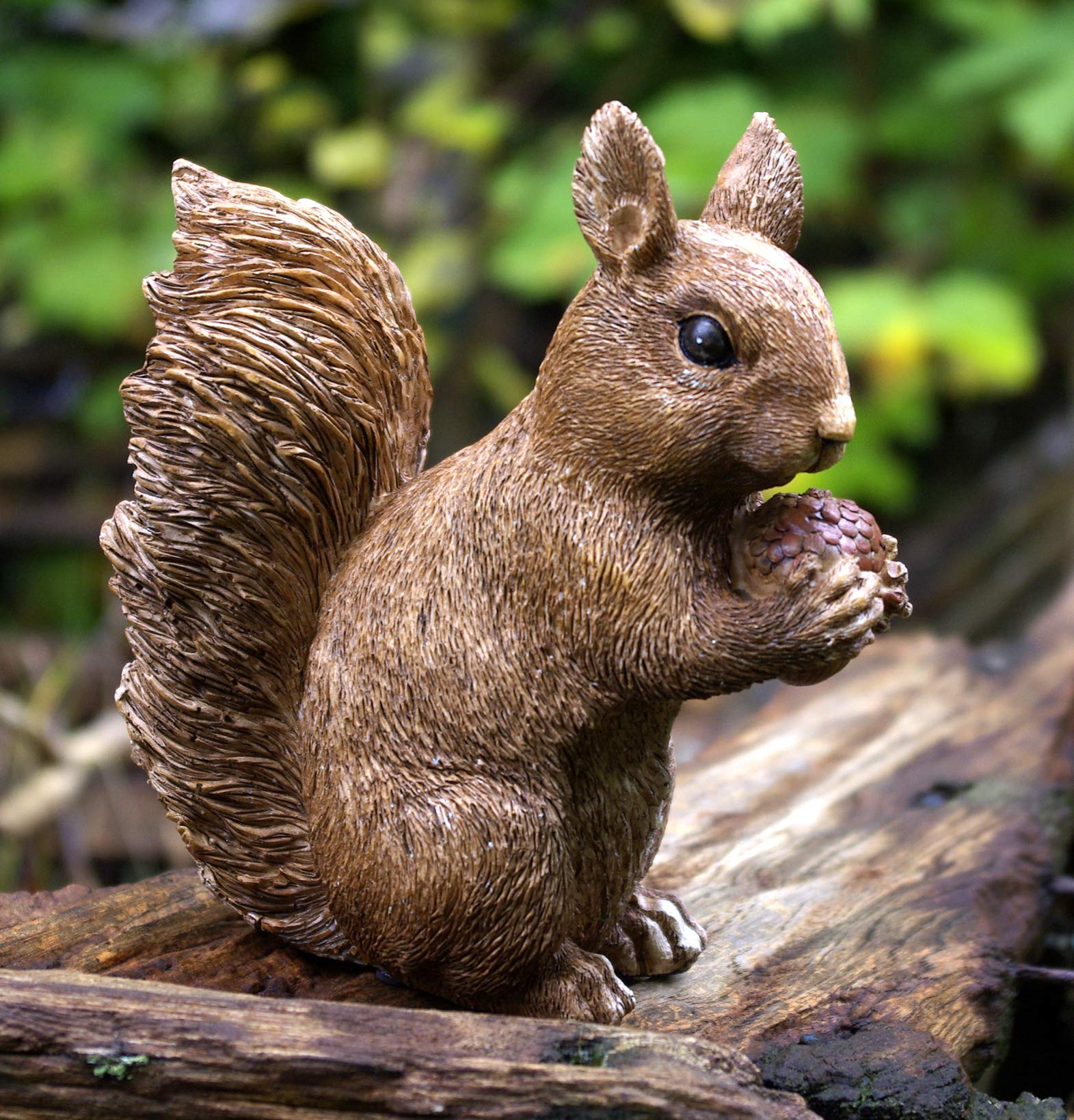 GeKi Trend Eichhörnchen Paar Deko-Figur Garten 2er Set wetterfest in Holz-Optik 13 cm und 15 cm groß
