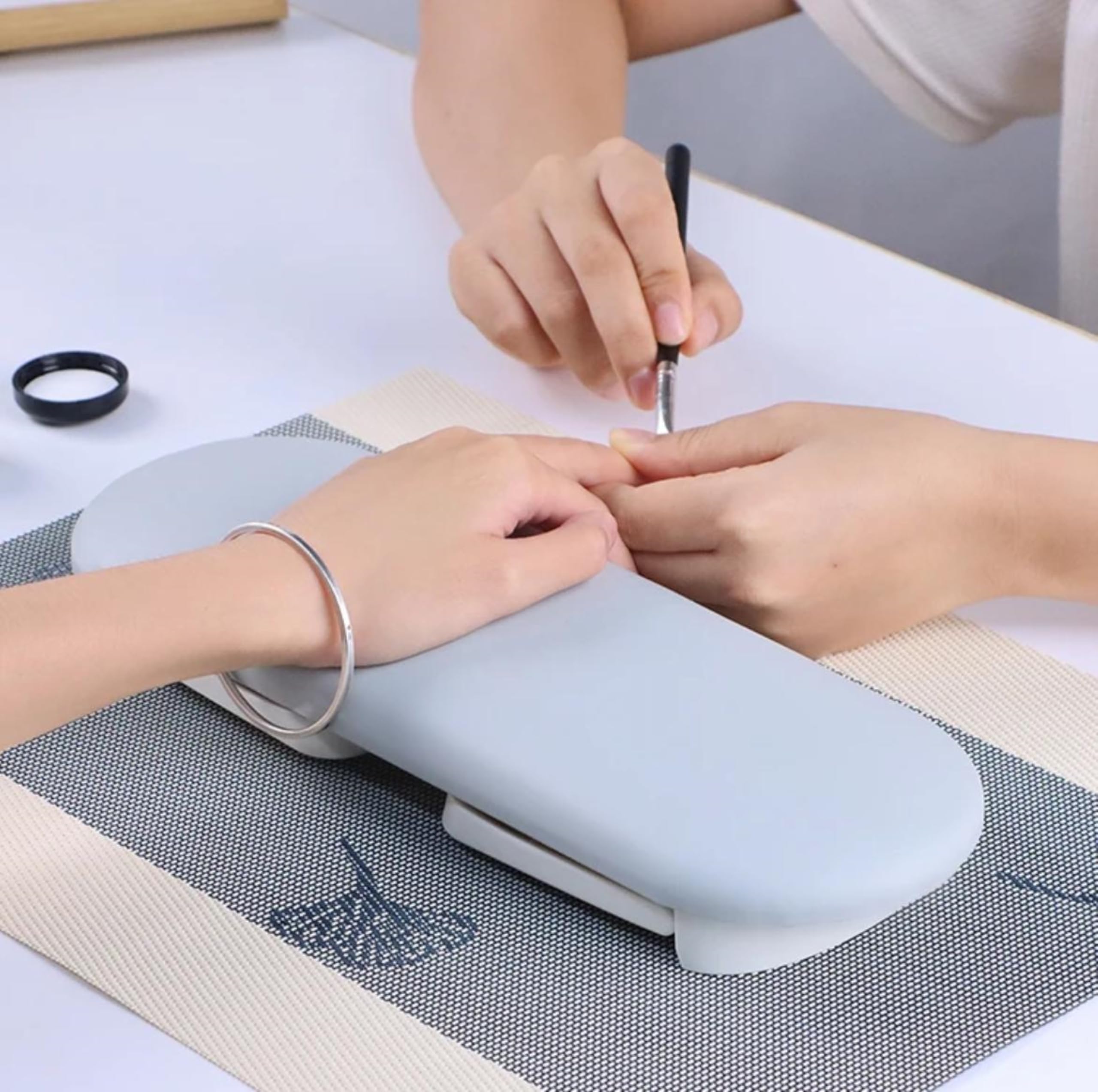 Boltbee professional soft pu leather nails arm hand pillow nail art manicure tools hand rest cushion 1