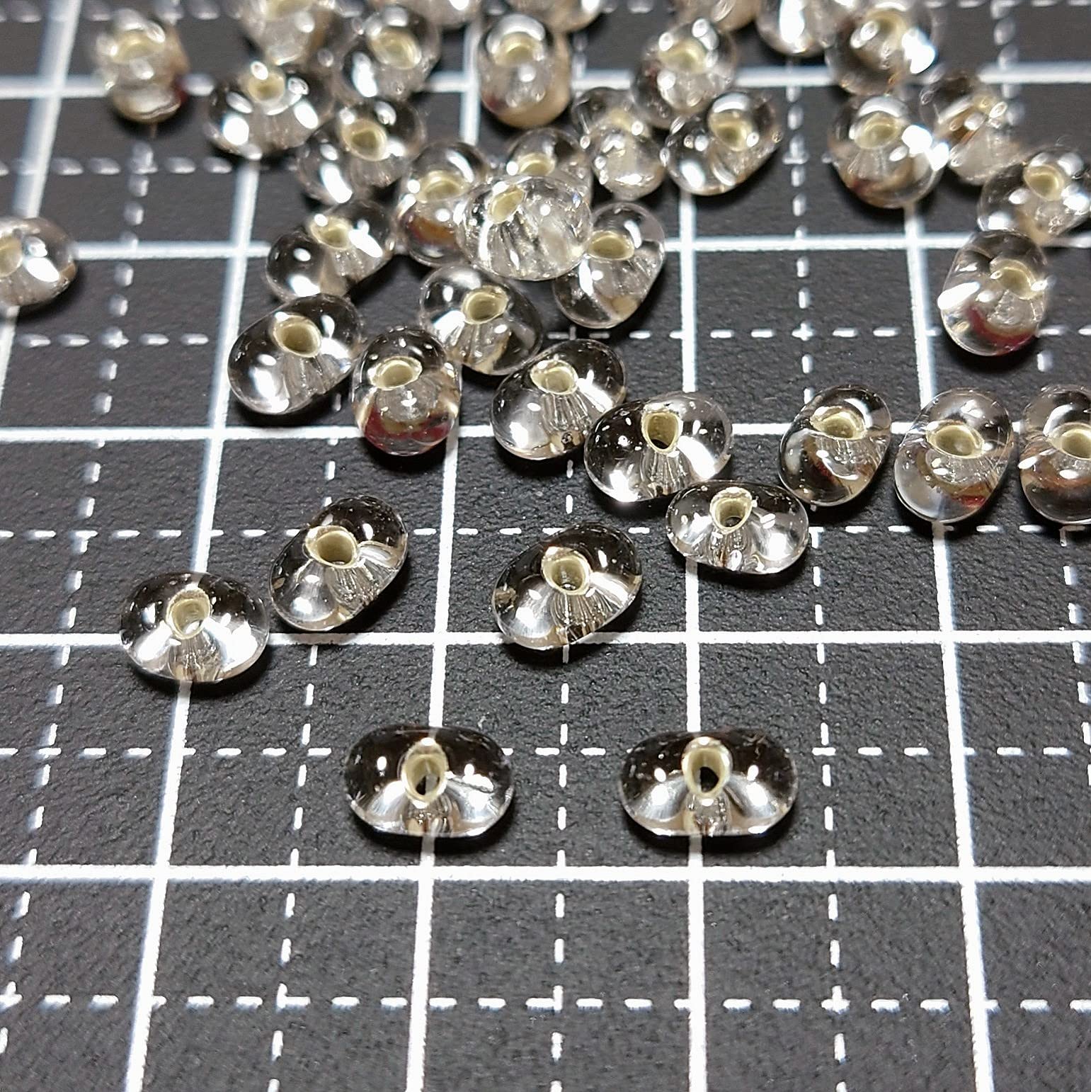 Amazon.co.jp: ファルファーレ チェコビーズ シルバーライン 3.2×6.5mm