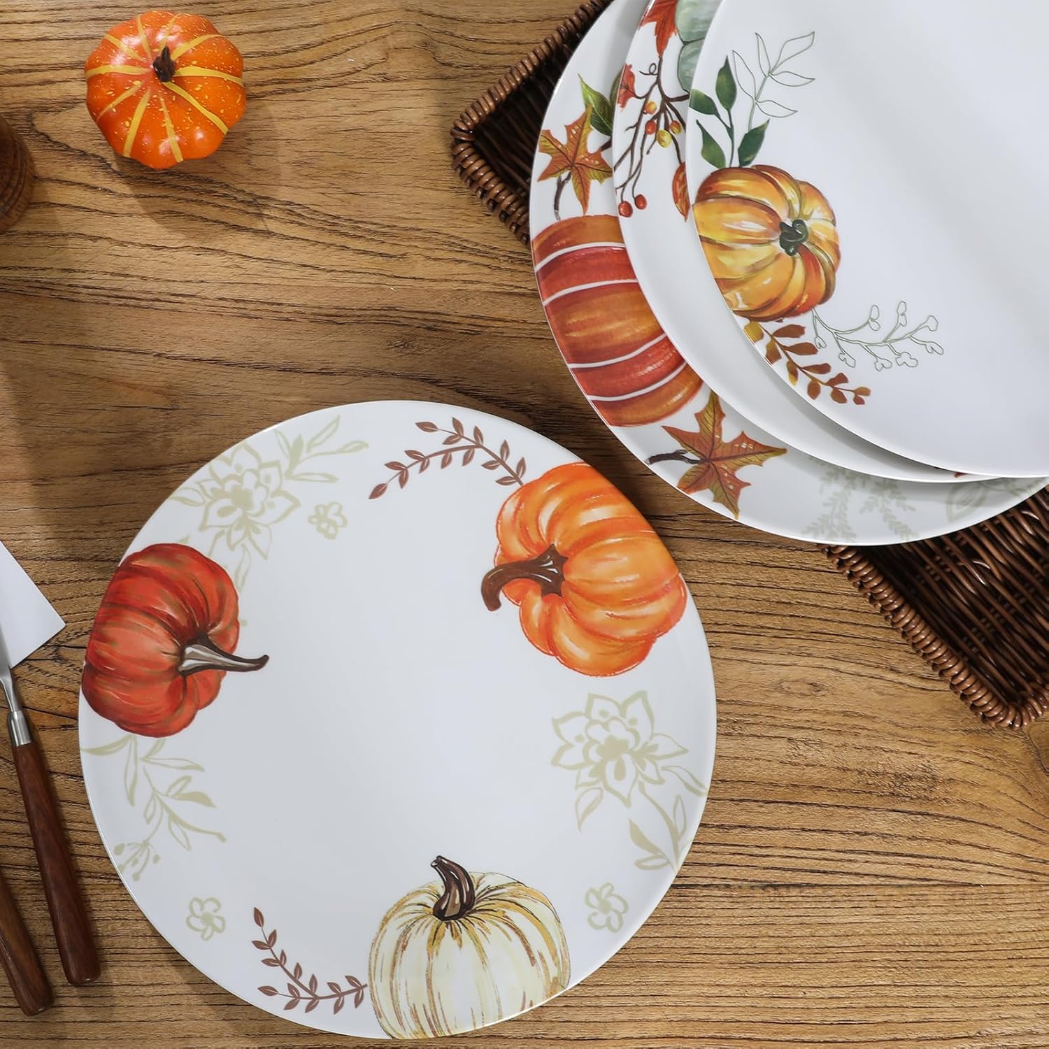 Webbylee 10'' Melamine Plates, Set of 4 Orange Melamine Dinner Plates, Dishes Set for Kitchen，Heavy Duty Dishwasher Safe & Shatter-Resistant, Dessert Plates for Pasta, Salad and Steak, Brown
