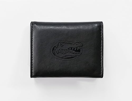 Vista 360 de Rico Industries NCAA - Cartera triple grabada con láser y tres pliegues grabada con láser, accesorio para hombre Negro
