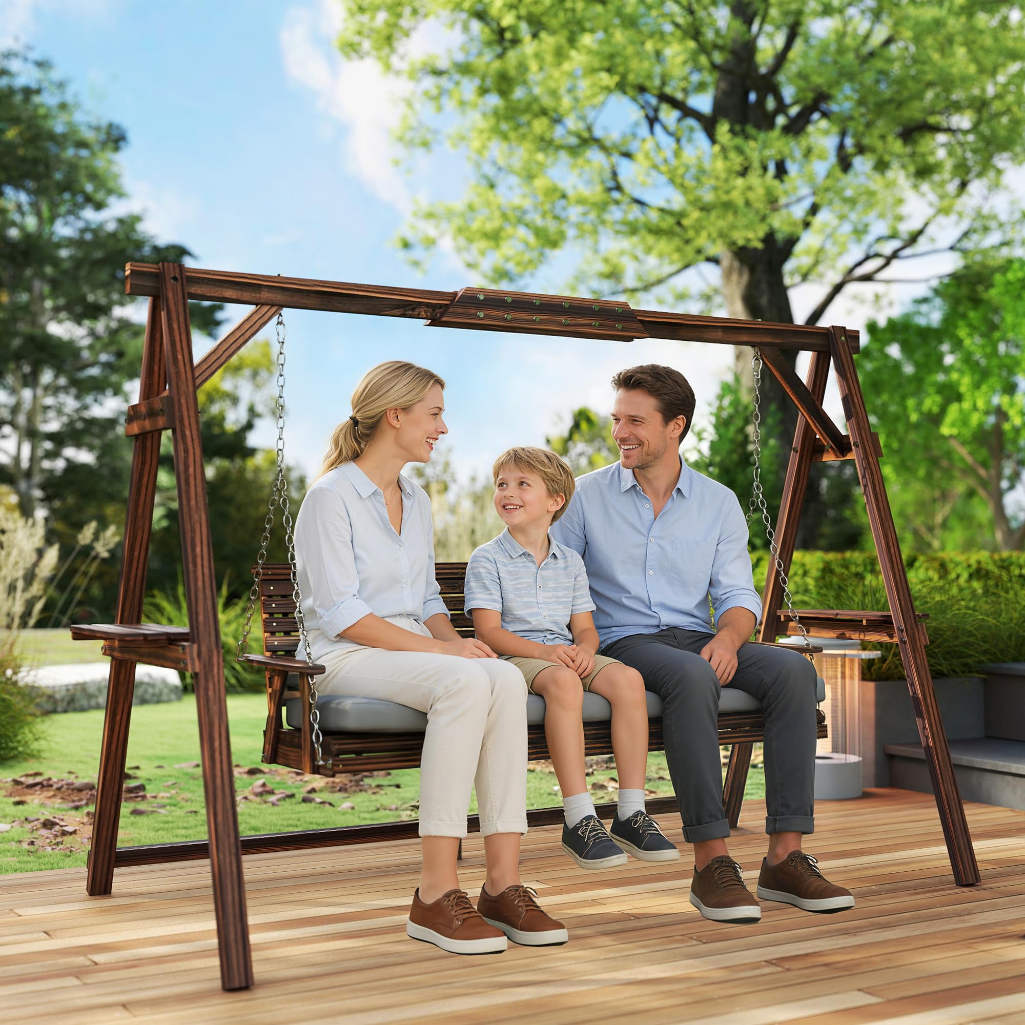 Outsunny Dondolo Hollywood, altalena da giardino a 3 posti, in legno, con cuscino, portata fino a 330 kg, per giardino, terrazza, 243 x 134 x 170 cm, carbonizzato
