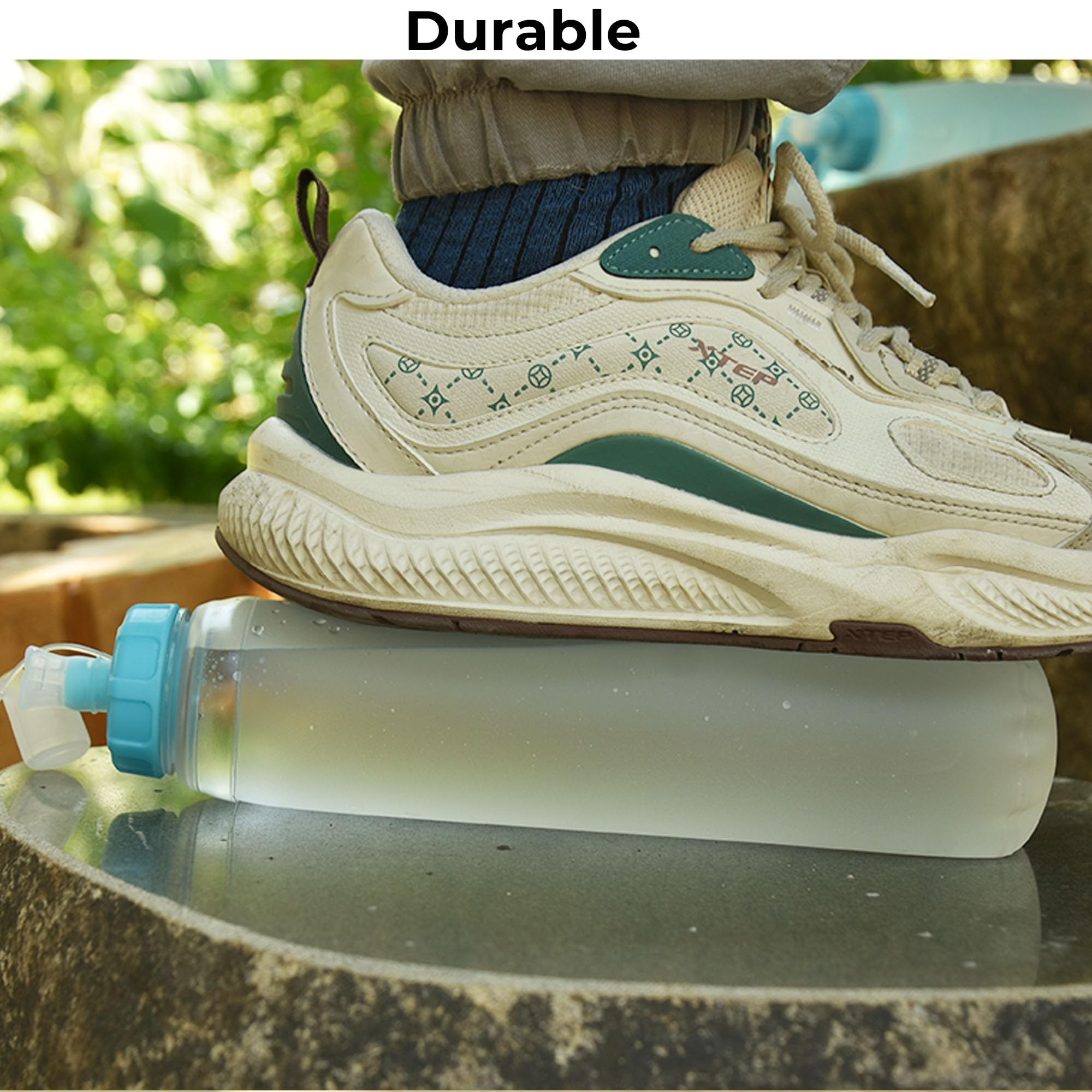 Gourde souple pliable avec filtre - Bouteille d'eau légère - 1 litre - Pour la course à pied, la randonnée, les voyages, le cyclisme et la pêche - Sans BPA (blanc transparent)