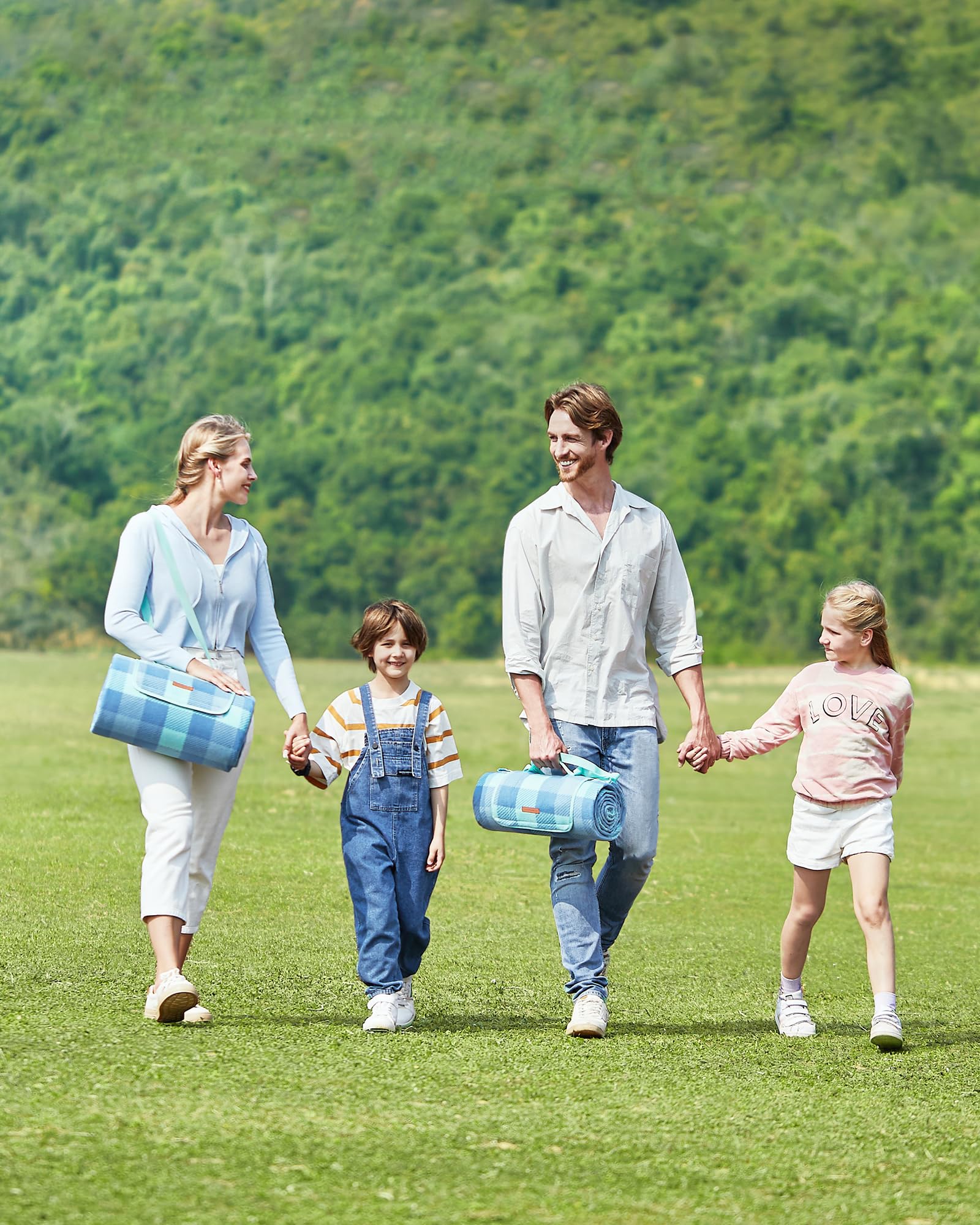SONGMICS Picknickdecke, 200 x 200 cm, mit 4 Erdankern, groß, Campingdecke, für Park, Garten, Strand, wasserdicht, faltbar, grün-blau GCM011Q02