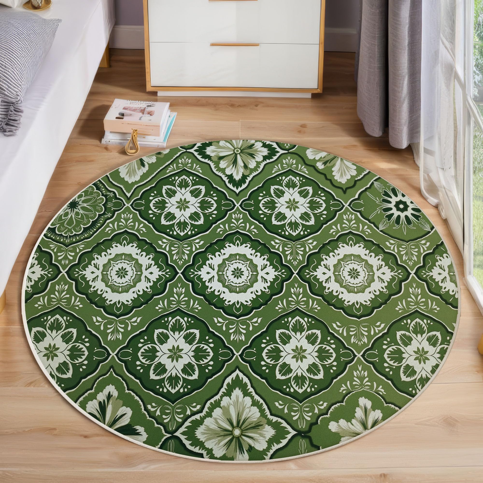 Tapis géométrique ethnique vert sauge pour créer un coin lecture apaisant dans la chambre