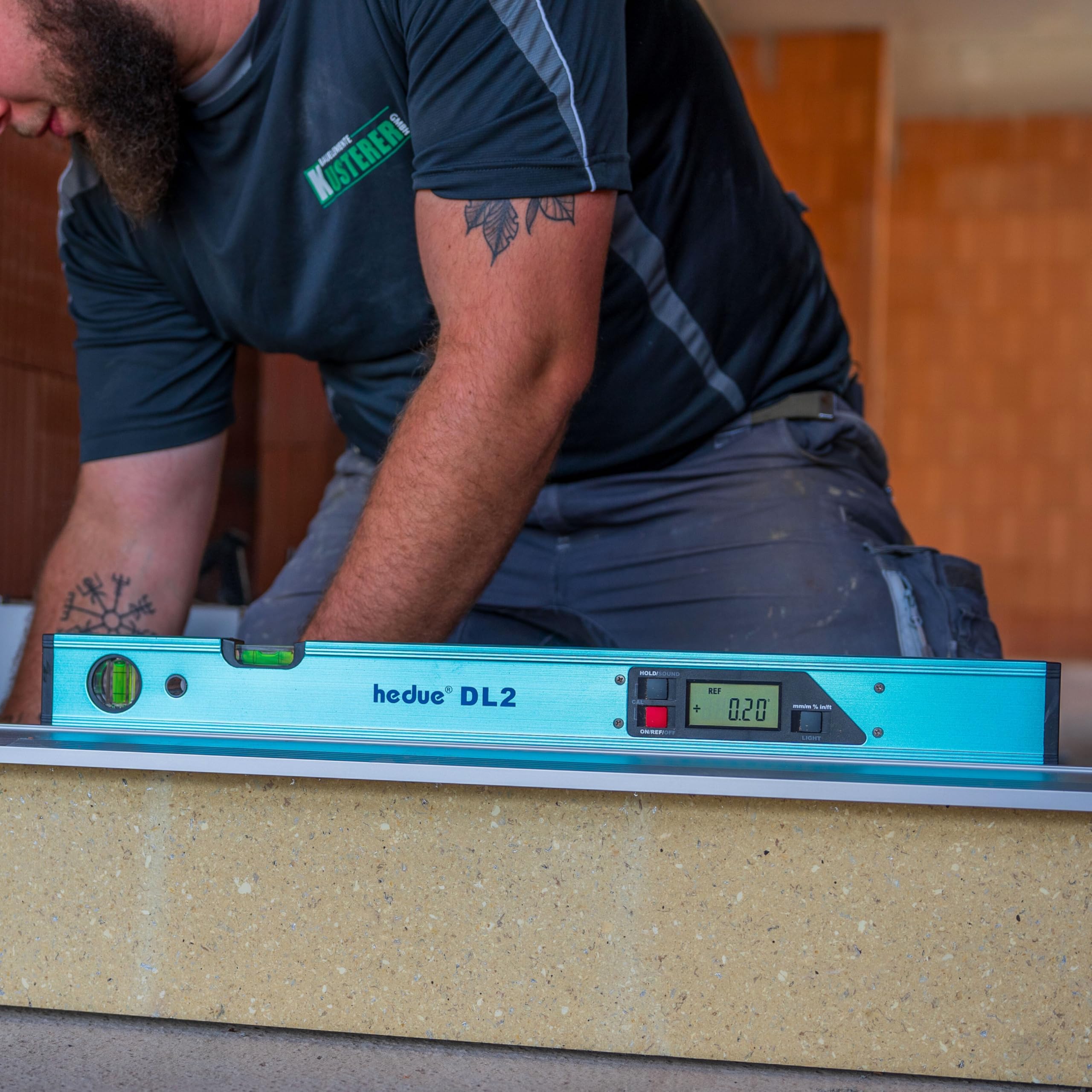 Digitale Wasserwaage DL2 - Wasserwaage 60 cm mit beleuchtetem LCD-Display, Neigungsmesser in Grad, Prozent, Millimeter/Meter oder Inch/Fuß