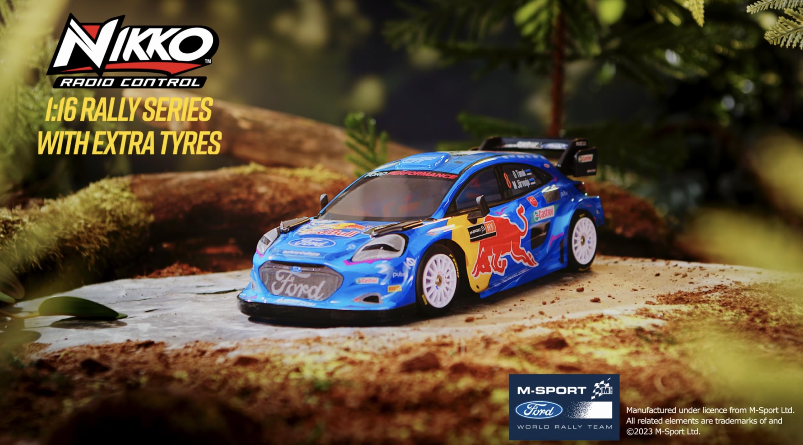 Nikko RC 10403 Red Bull M-Sport Ford Puma #8 Tänak 28 cm, realistyczne detale z dodatkowym zestawem opon i śrubokrętów, zdalnie sterowany 2,4 GHz, zasięg 30 m, od 6 lat, niebieski