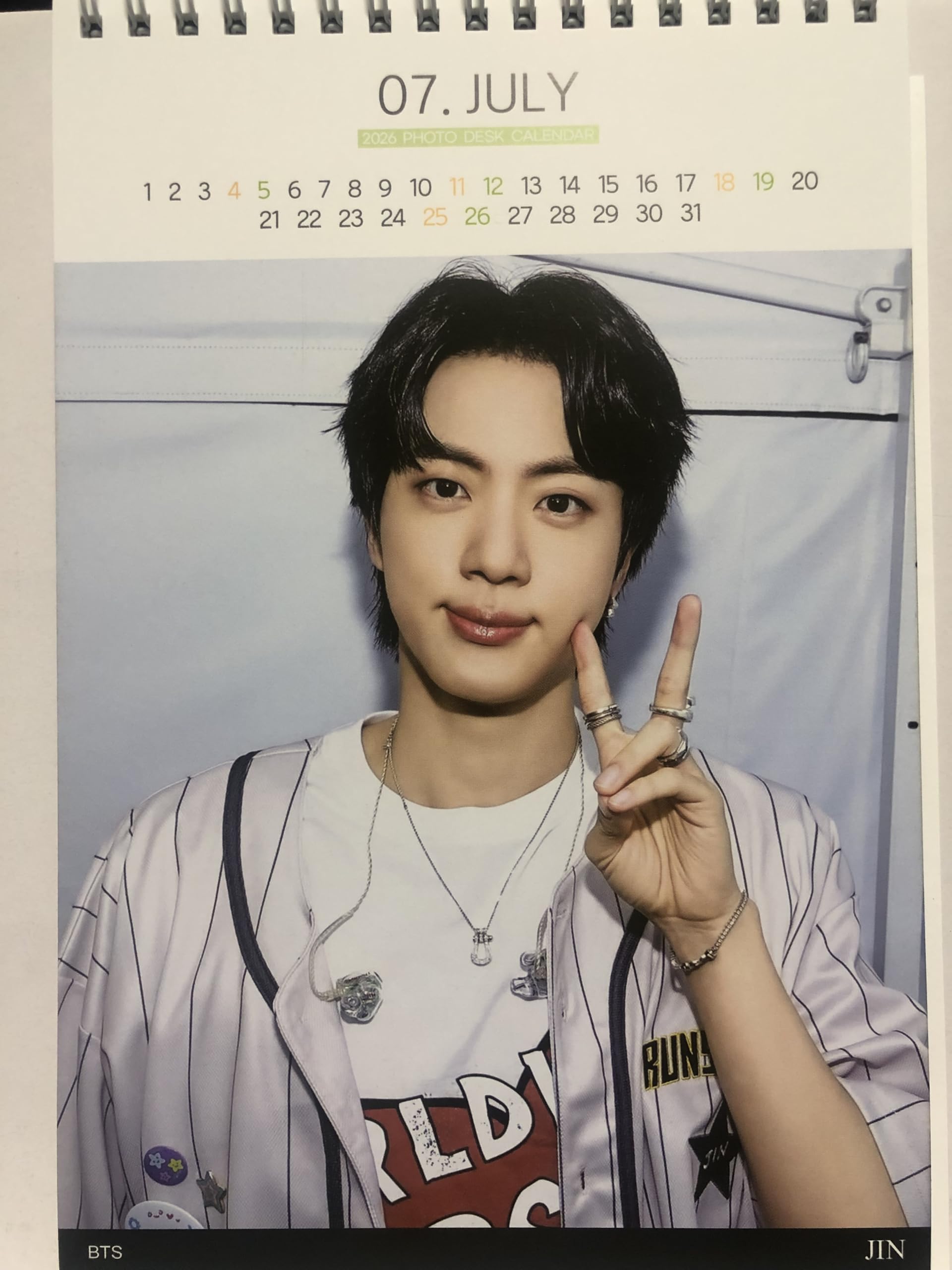 BTS ジン カードカレンダー 2021-2022 BTS ジン フォトカード シーグリ 2021 2022 証明写真 - メルカリ