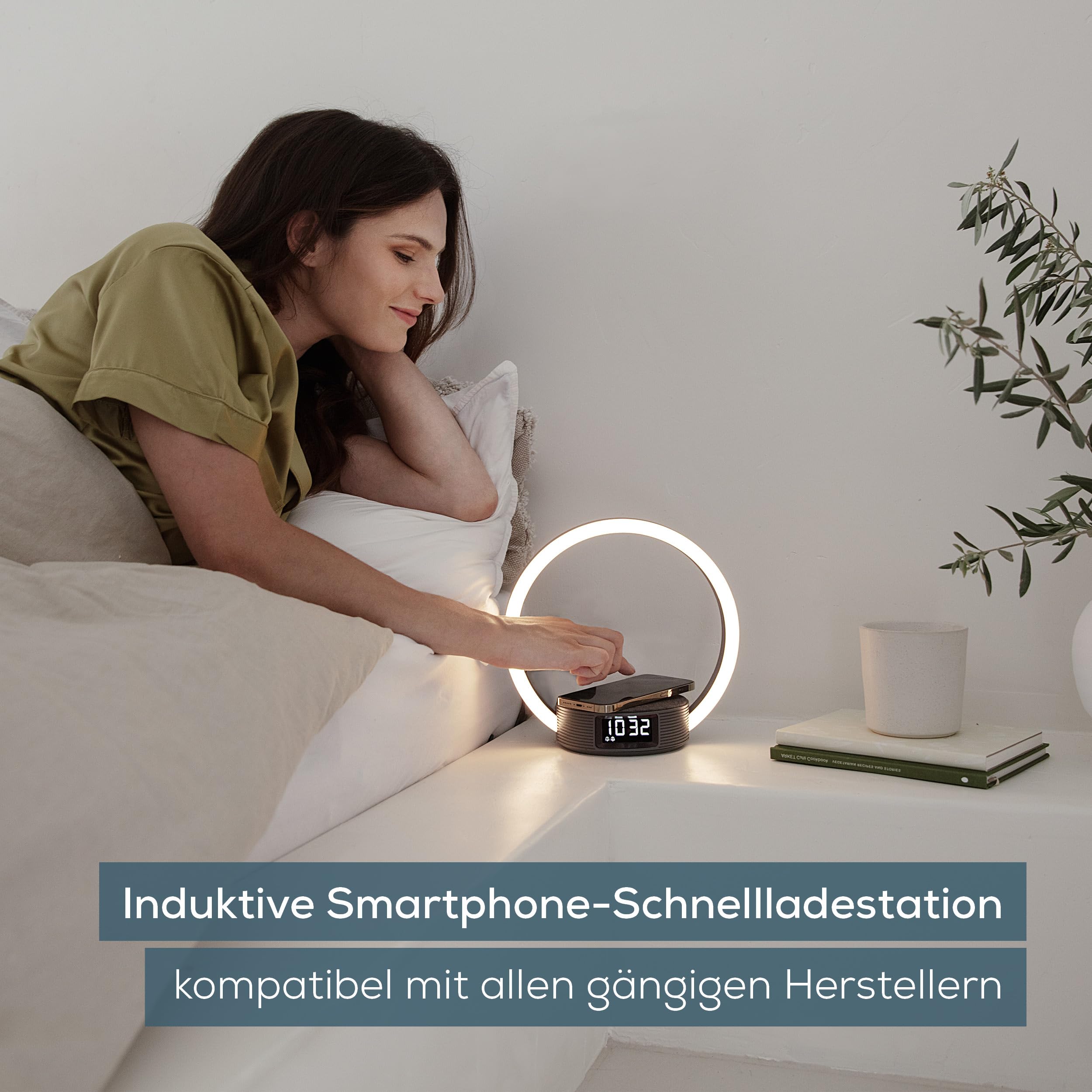 Beurer WL 65 Wake Up + Charge Lichtwecker, Nachttischlampe mit Ladefunktion für Smartphones, Wecker mit Simulation des Sonnenaufgangs für sanftes Aufwachen, dimmbares Nachtlicht mit Farbwechseloption