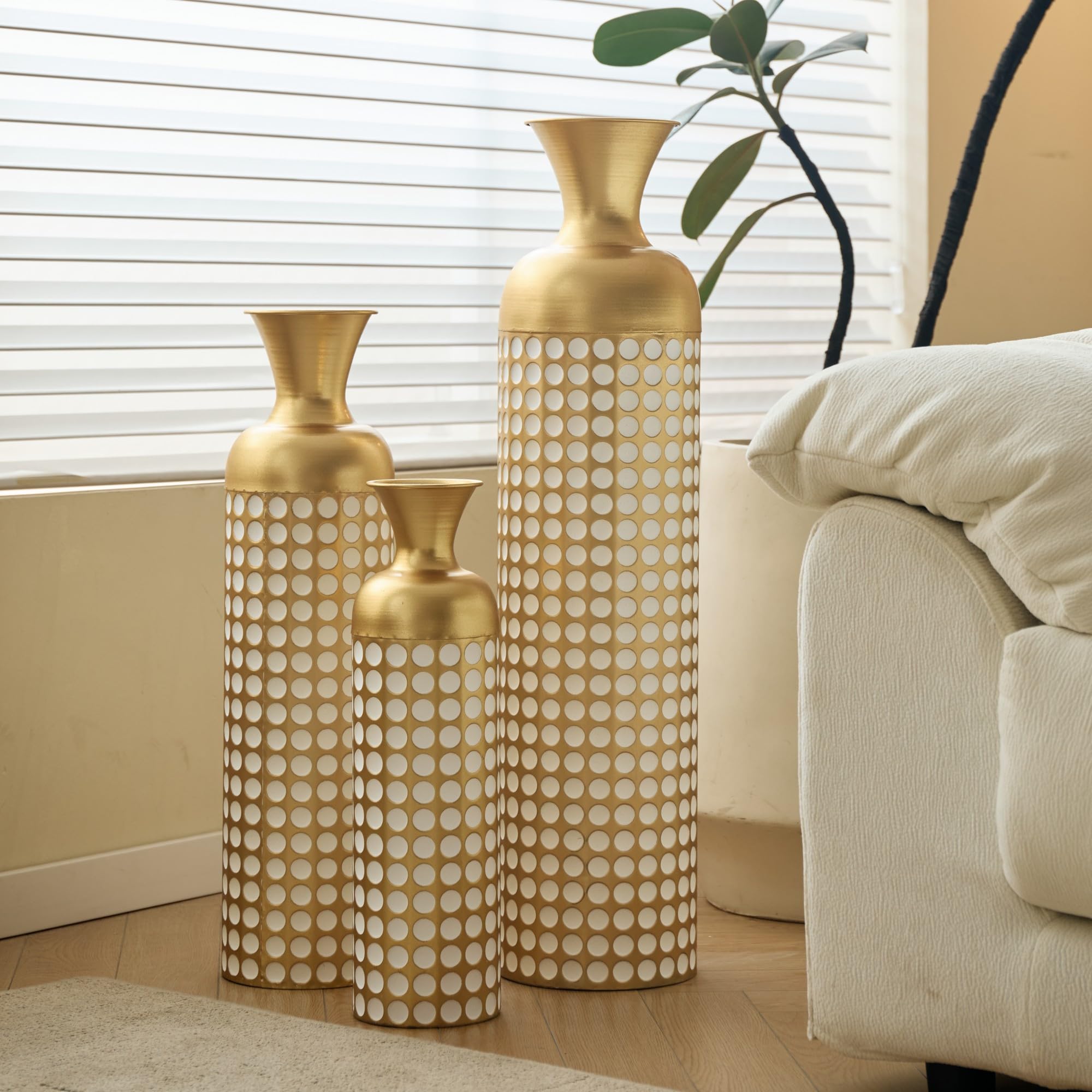 Bodenvase groß 3er Set (50/66/83 cm) - Große Deko Vasen aus Metall, Übertöpfe für Pflanzen als Zimmerdeko für Wohnzimmer & Flur im Vintage Look, Gold mit weißen Punkten