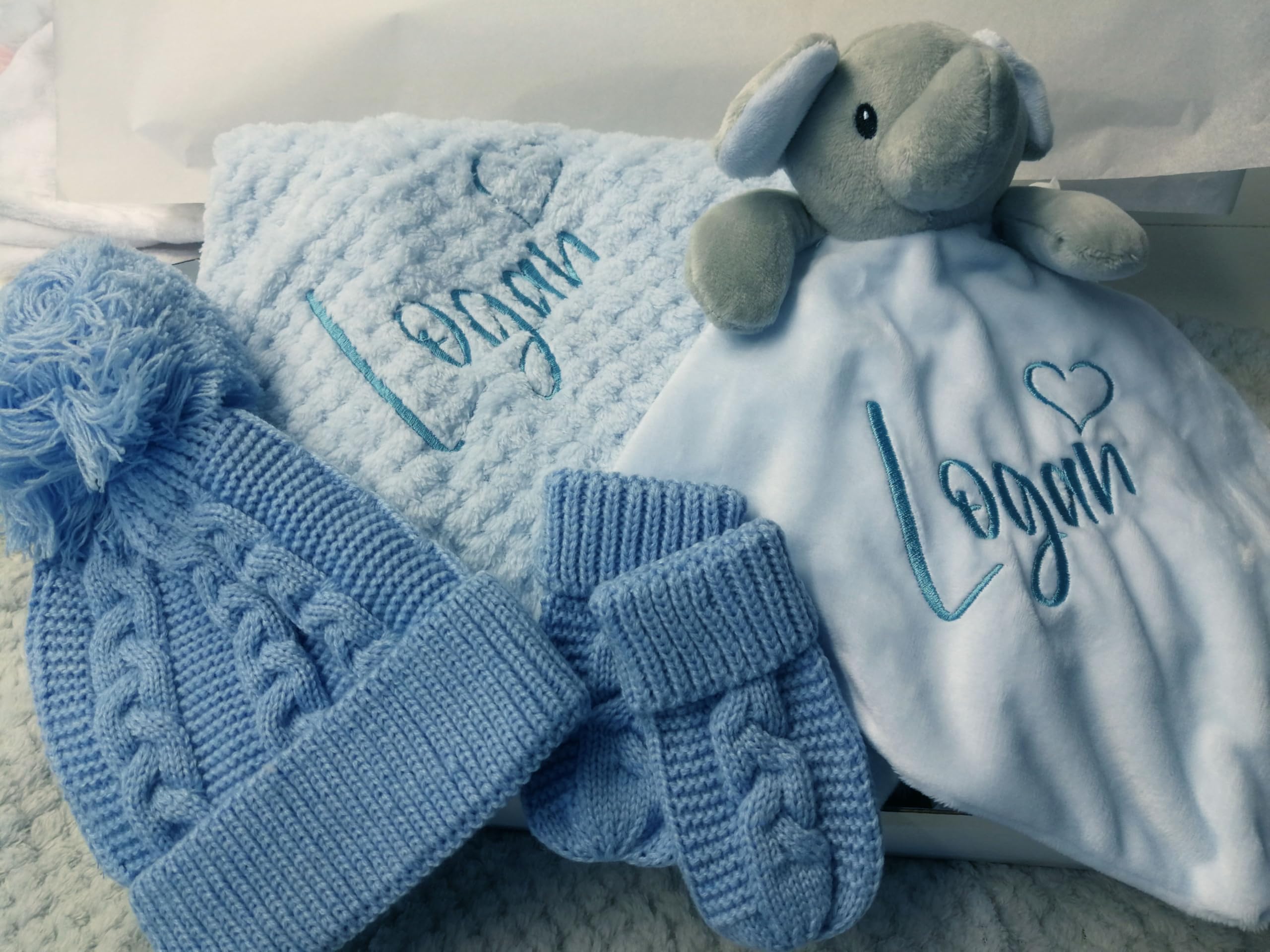 inspired creative design Personalised Baby Gift Set with Blanket, Knitted Hat and Mittens, Cute Comforter, Personalised Baby Gift (Blue)
