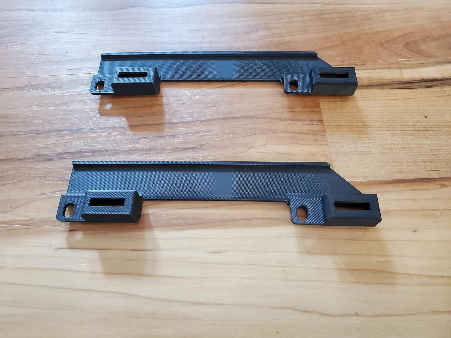 Front Door Sill Plate Bracket Repair Kit for Chevrolet Silverado Tahoe GMC Yukon Sierra Escalade 1999-2006