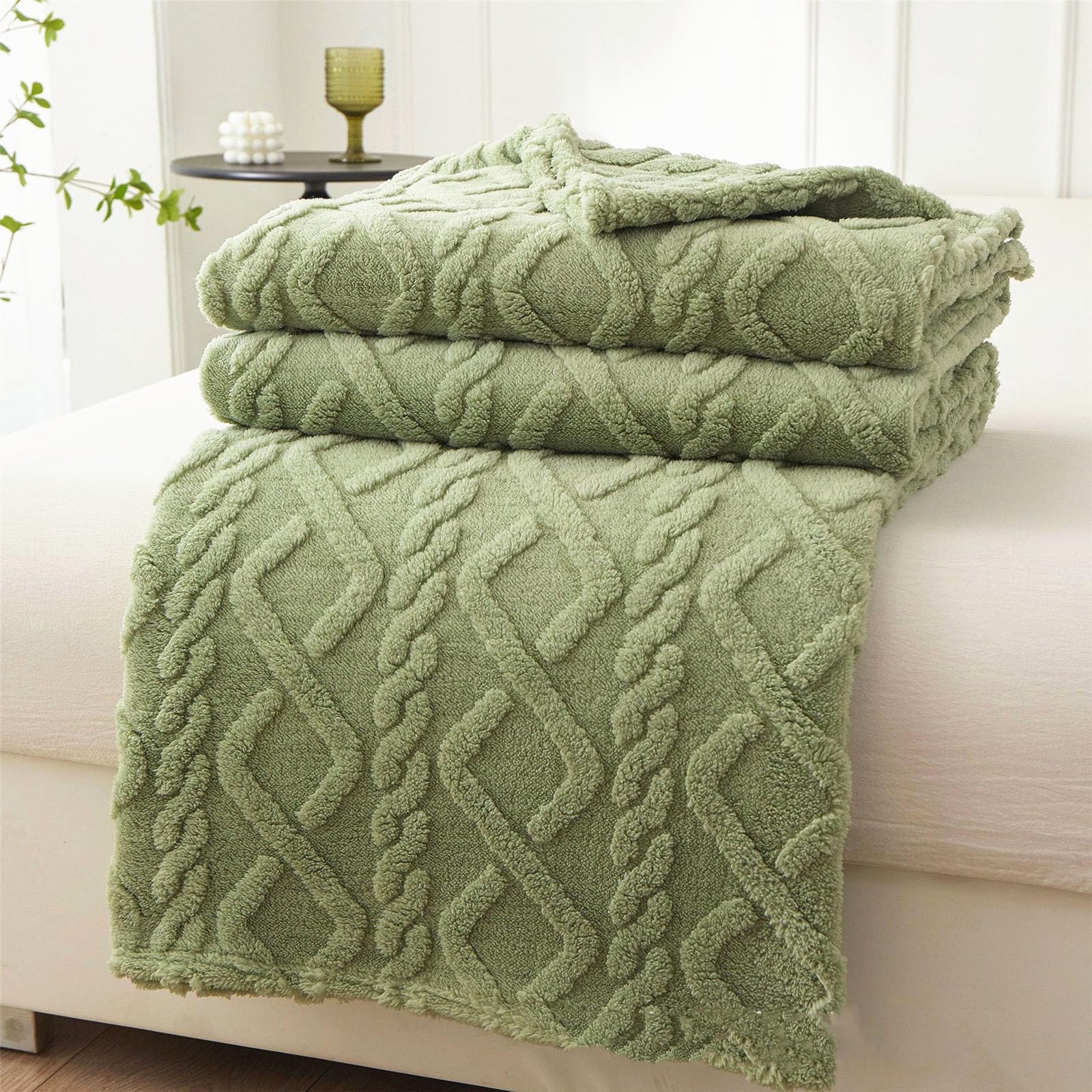 Chickwin Throw Blanket Large for Sofa Bed Flannel Blanket Throw Single Double King Warm Cozy Fluffy Soft Fleece Blanket Extra Large Throws for Couch Settees Armchairs (120x200cm,Green)