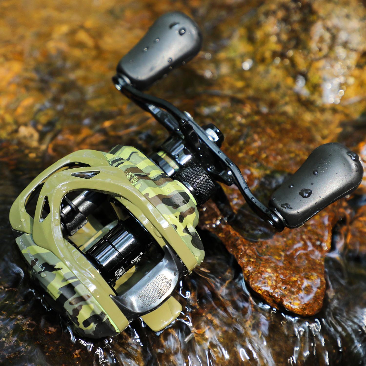 Sougayilang Max Baitcasting Moulinet de pêche 8.0:1 à haute vitesse en fibre de carbone 8,2 kg avec système de freinage magnétique pour la pêche en eau douce et salée MCR