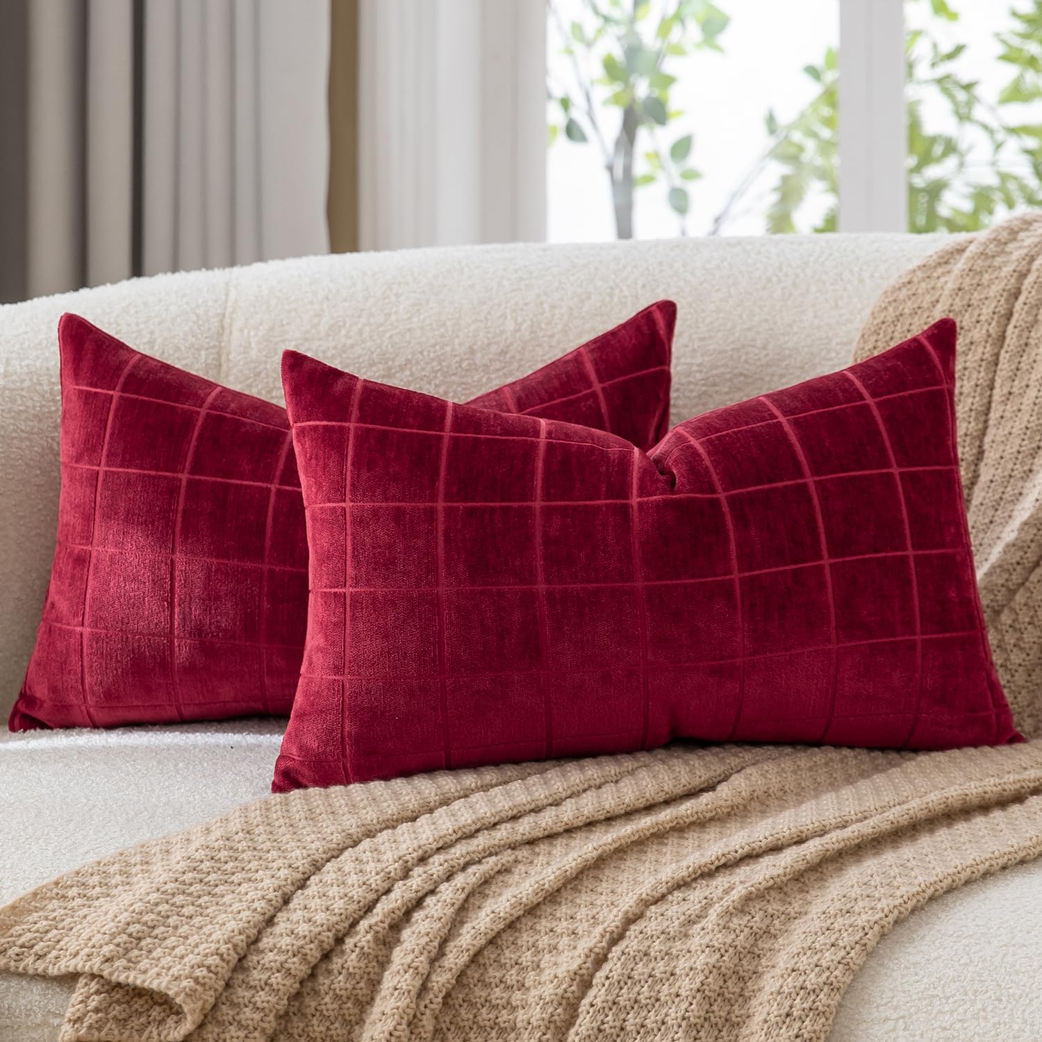 Mandioo Pack of 2 Chenille Check Cushion covers 40x80cm 16x32 Inch Vintage Plaid Decorative Pillow Covers Soft Velvet Backing Throw Pillow cases Farmhouse Sofa Couch Bed Living Room Burgundy