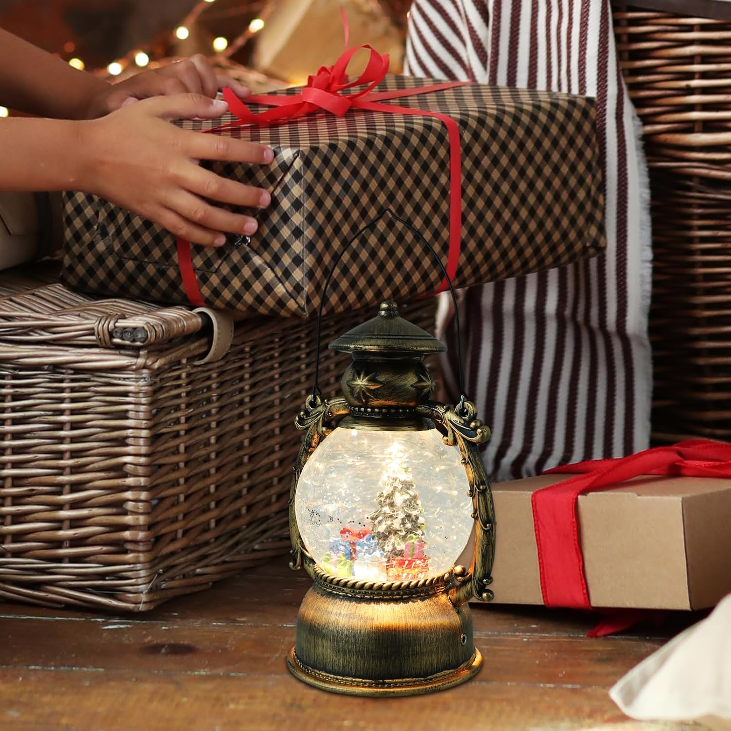 PRETYZOOM Christmas Snow Globe Lantern with Led Lights Music Festive Decor for Holiday Home Battery USB Powered Boys and Girls Family