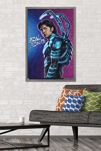 Miniatura 2 de Trends International DC Comics Movie Blue Beetle - Póster de pared de Jaime Reyes, 34 pulgadas de largo x 22.4 pulgadas, versión enmarcada en madera