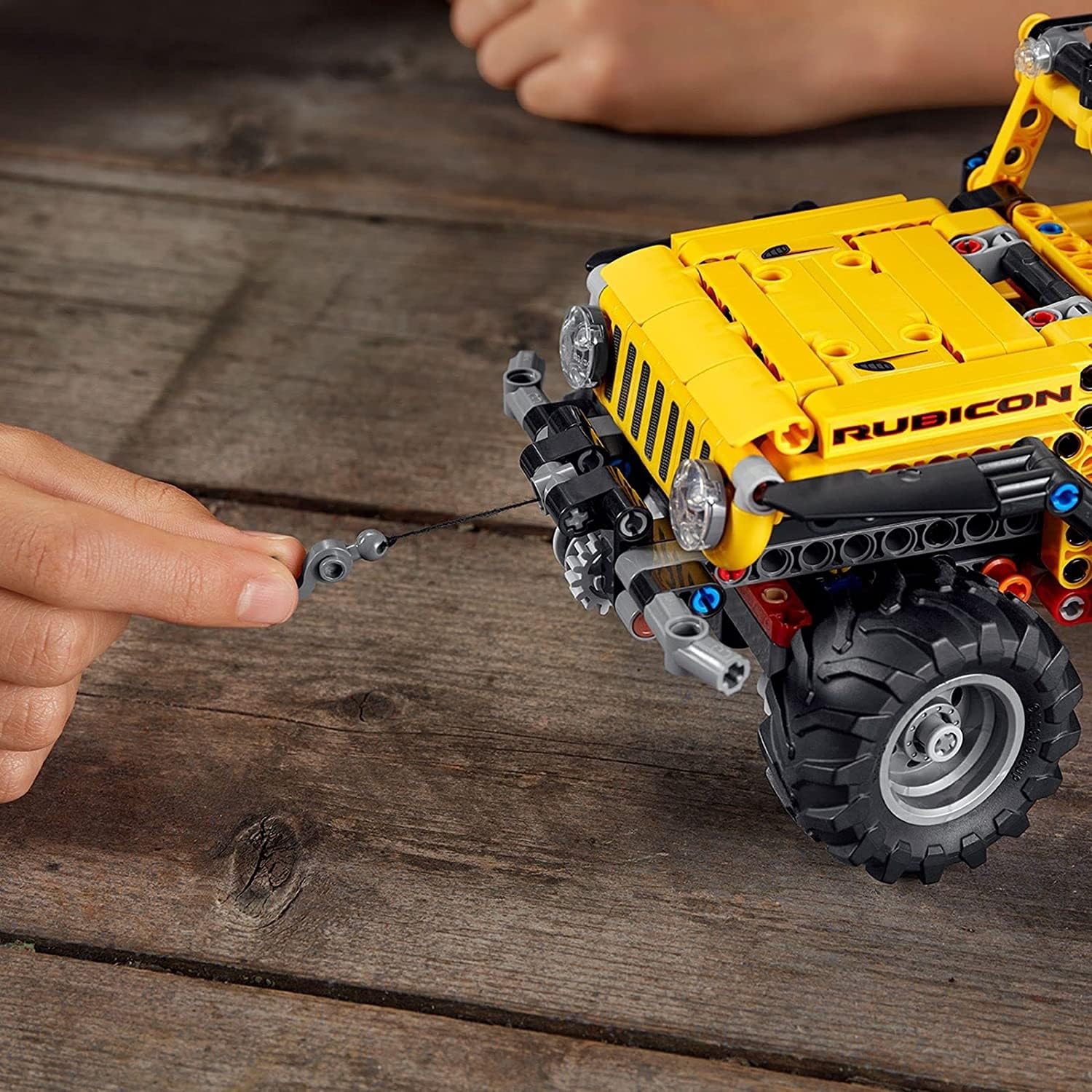 LEGO Technic Jeep Wrangler 4x4, Set con Macchina Giocattolo da Costruire, Modellino SUV Fuoristrada, Giochi per Bambini, Bambine, Ragazzi e Ragazze da 9 Anni in su, Idea Regalo di Compleanno 42122