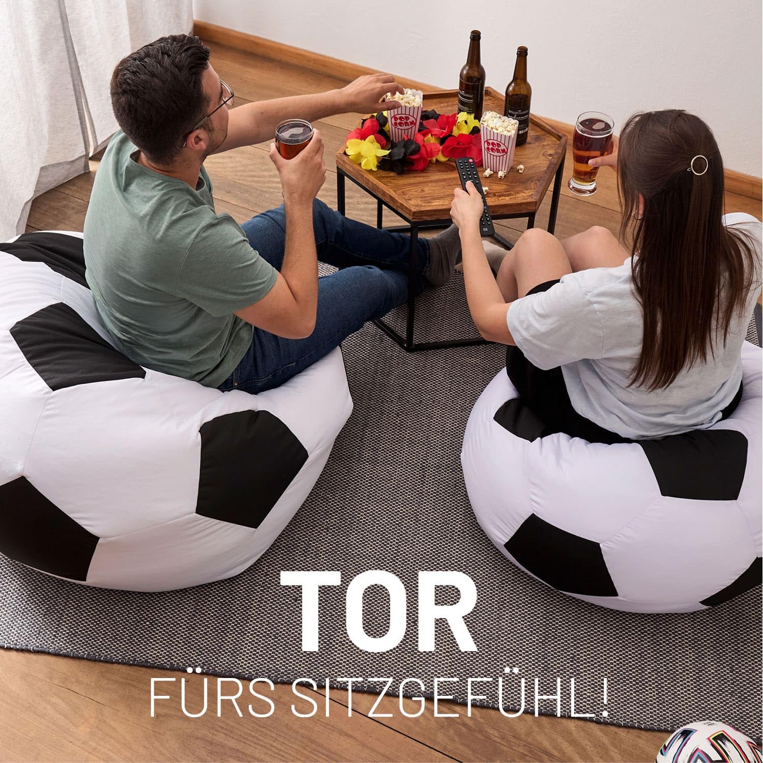 Lumaland Fussball-Sitzsack (110 cm Ø): Der Hattrick fürs Sitzgefühl | So geht stilechtes Mitfiebern sowohl Indoor als auch Outdoor | Waschbarer Bezug