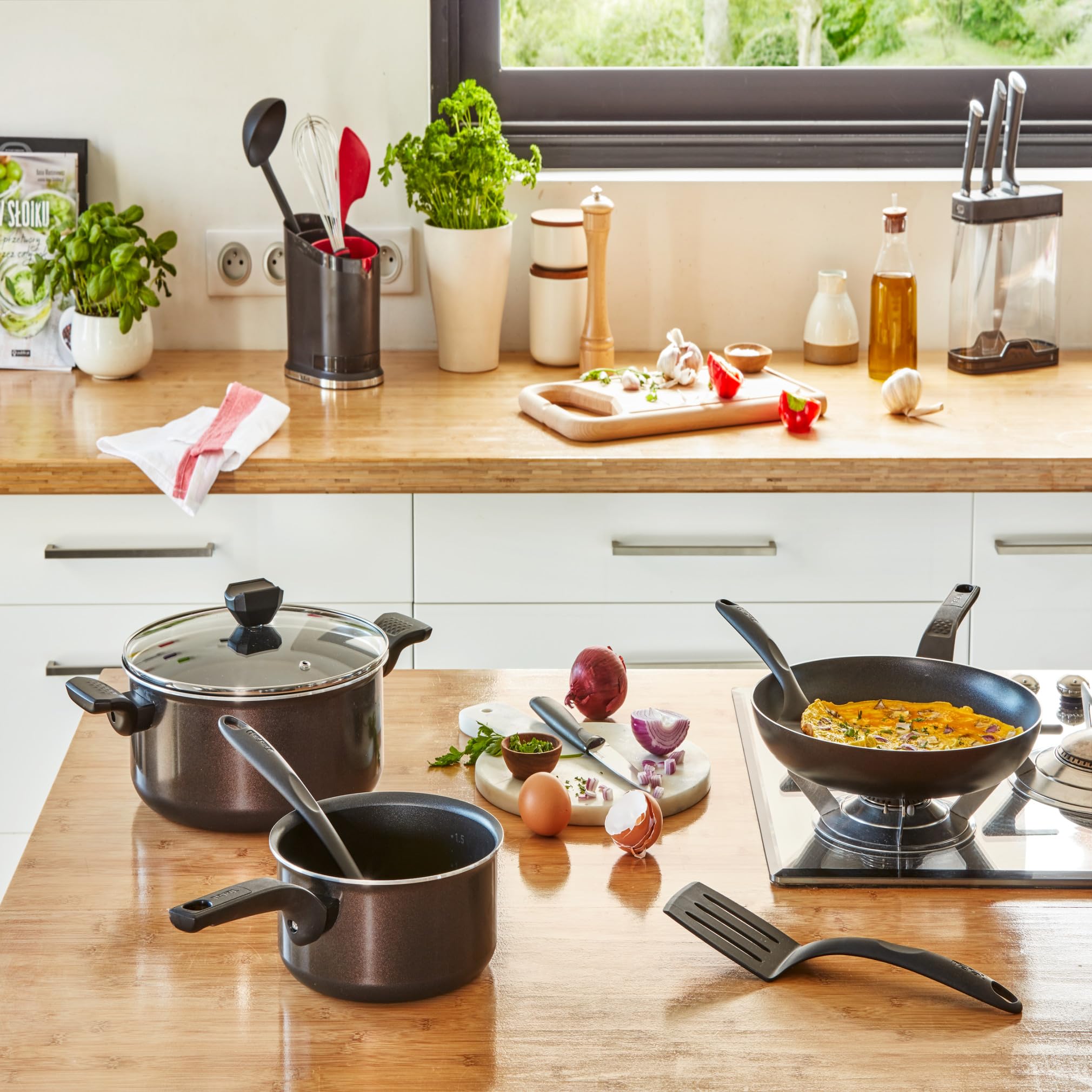 Tefal Easy Cook and Clean, Poêle 32 cm, Nettoyage facile, Revêtement antiadhésif, Indicateur de chaleur Thermo-Signal, Base Diffusion, B5550833