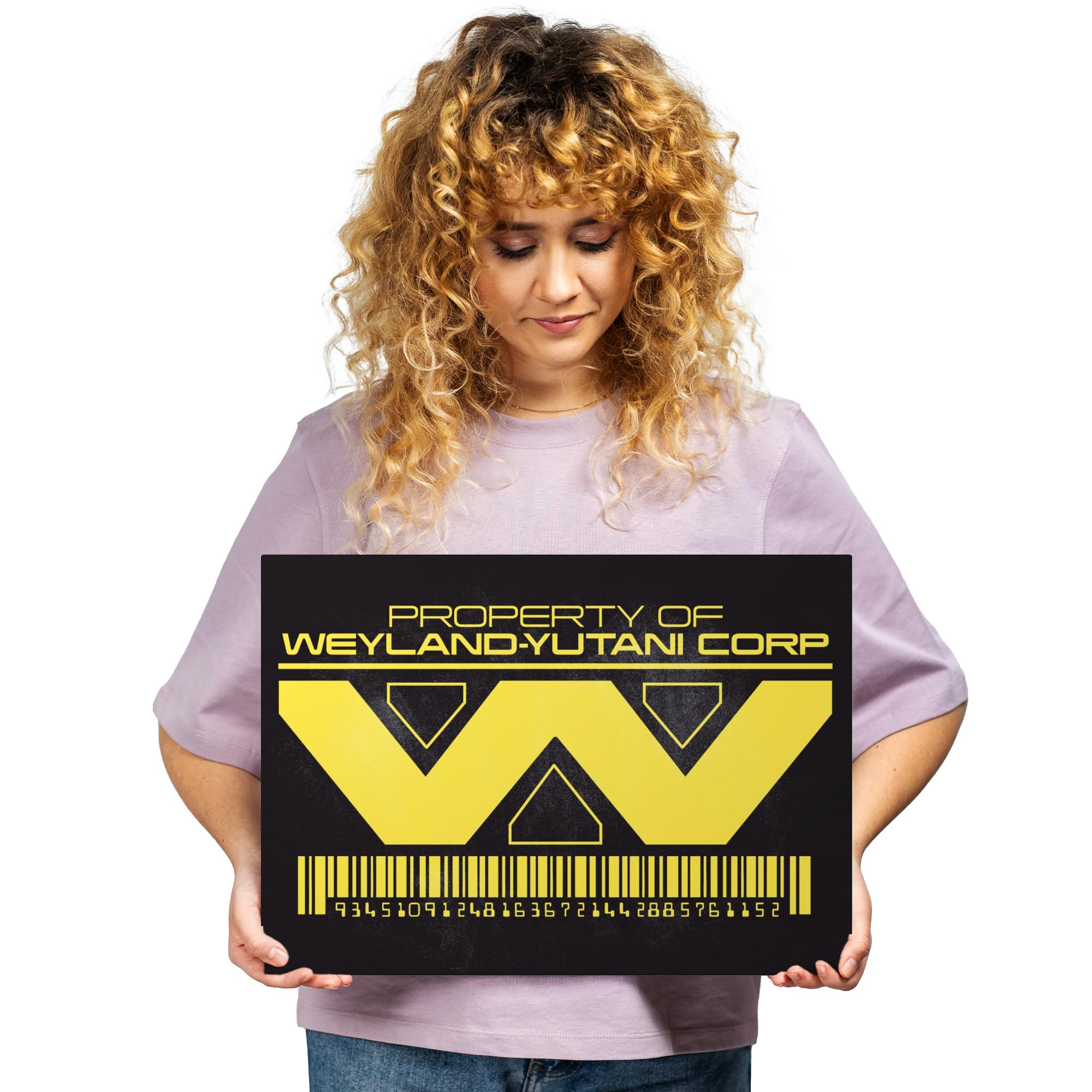 Amazon.com: Displate Metal Poster Alien Property Of Weyland-Yutani