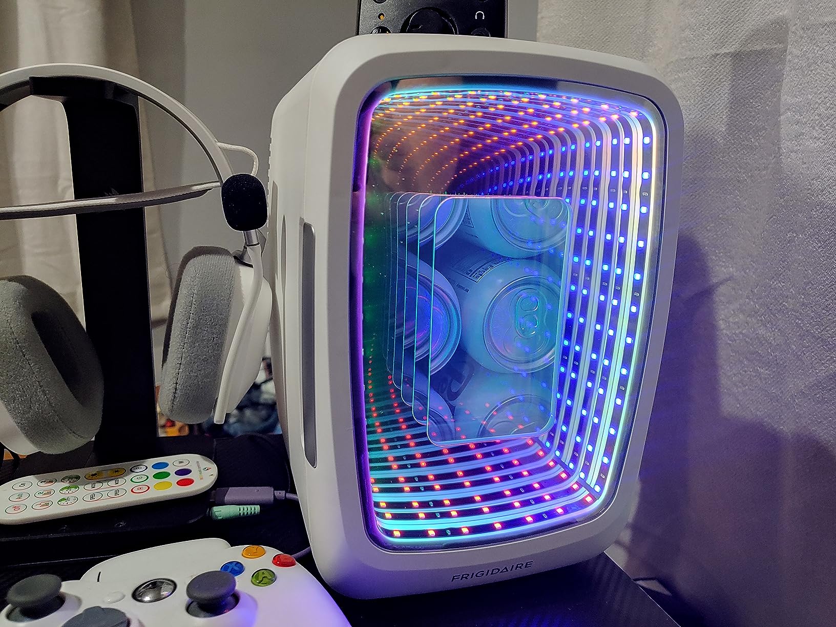 10/mo Finance Frigidaire EFMIS179 Gaming Light Up Mini Beverage