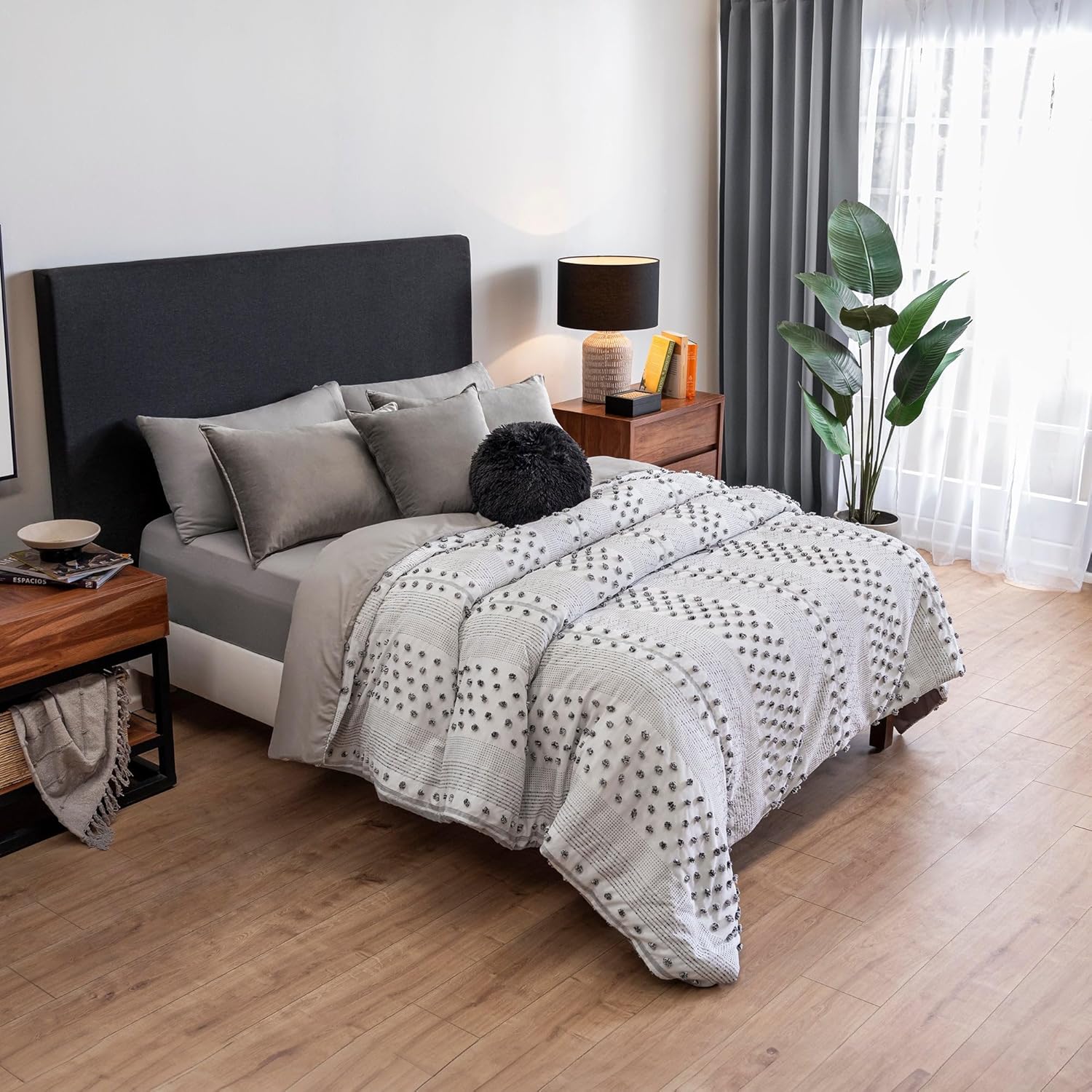 Trendsetter Monochrome Jacquard Duvet Cover - King Size XL