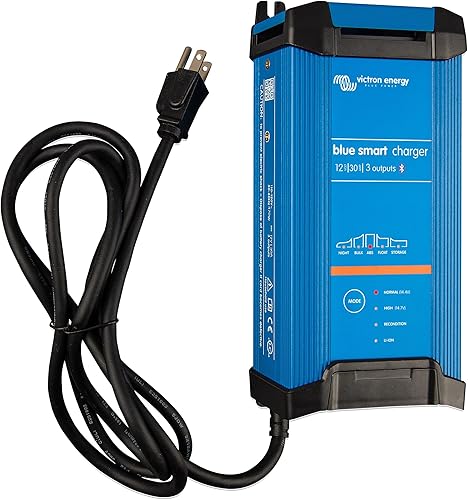 Victron Energy Blue Smart IP22 12-Volt 30 amp 120VAC, cargador de batería de 3 salidas NEMA 5-15, Bluetooth