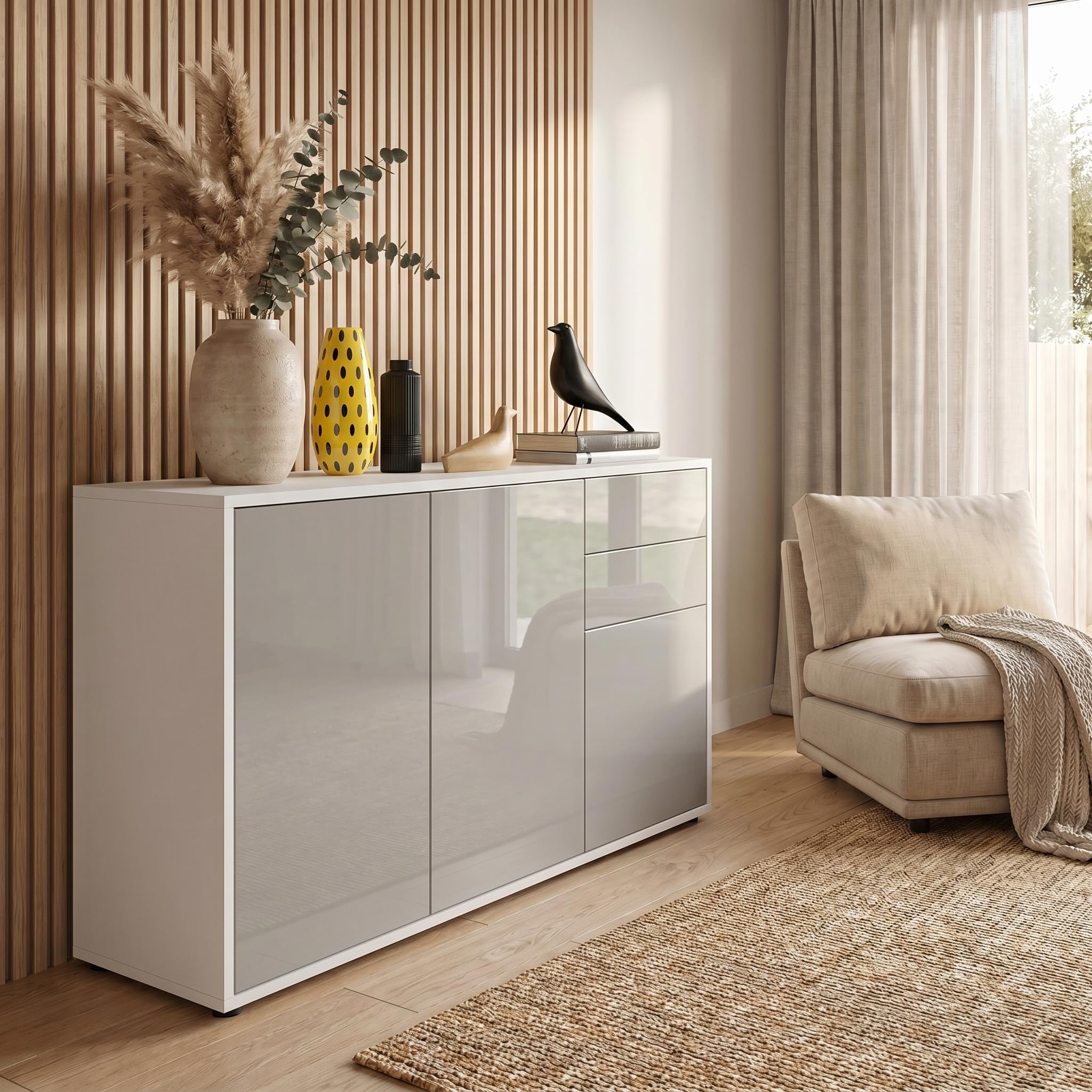 Vladon Sideboard Ben V3, Kommode mit 3 Türen und 2 Schubladen, Weiß matt/Sandgrau Hochglanz (117 x 74 x 36 cm)
