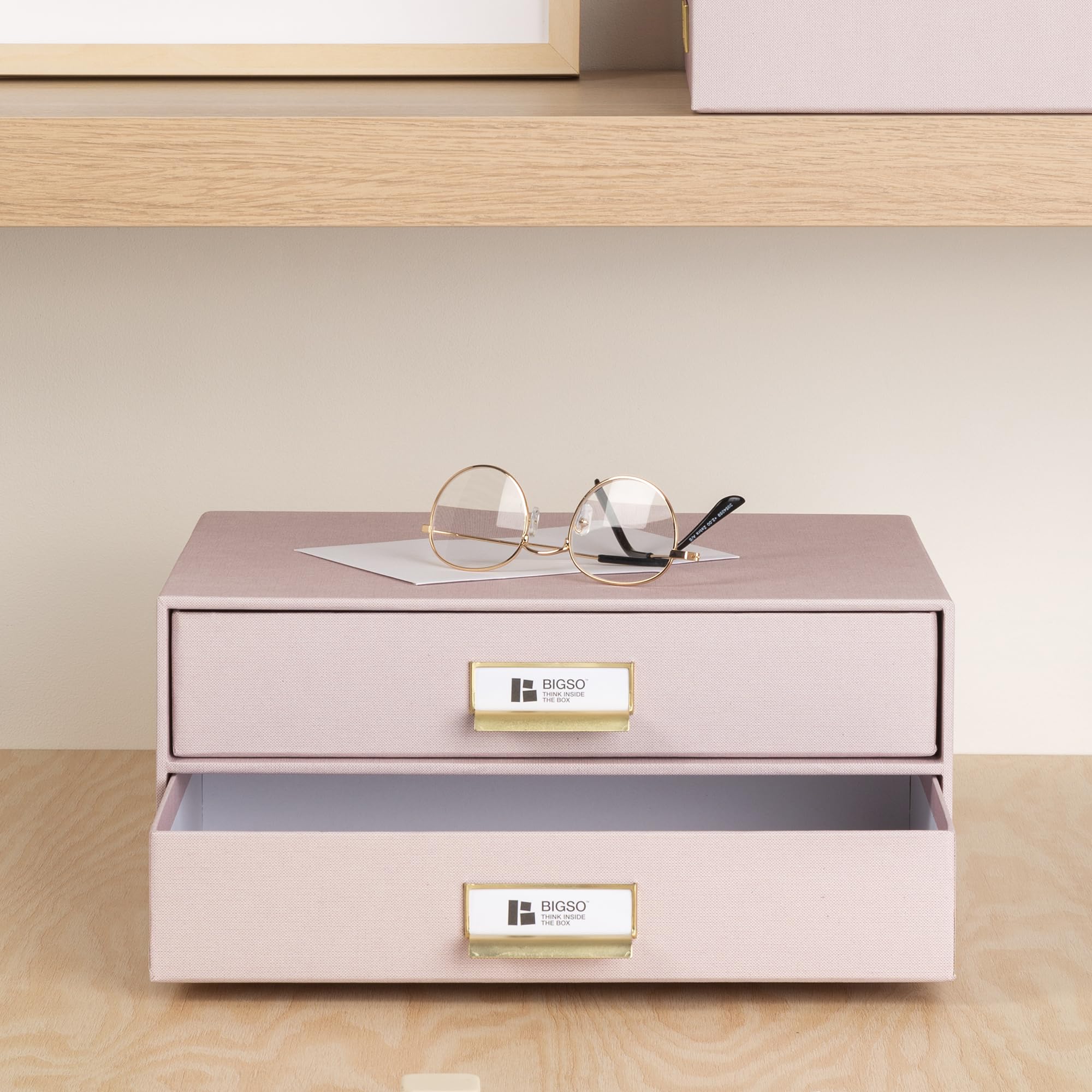 BIGSO BIRGER Schubladenbox – Aufbewahrungsbox mit 2 Schubladen – Schreibtisch Ablage für Dokumente & Bürobedarf – Ablagesystem aus recycelter Faserplatte und Papier – rosa