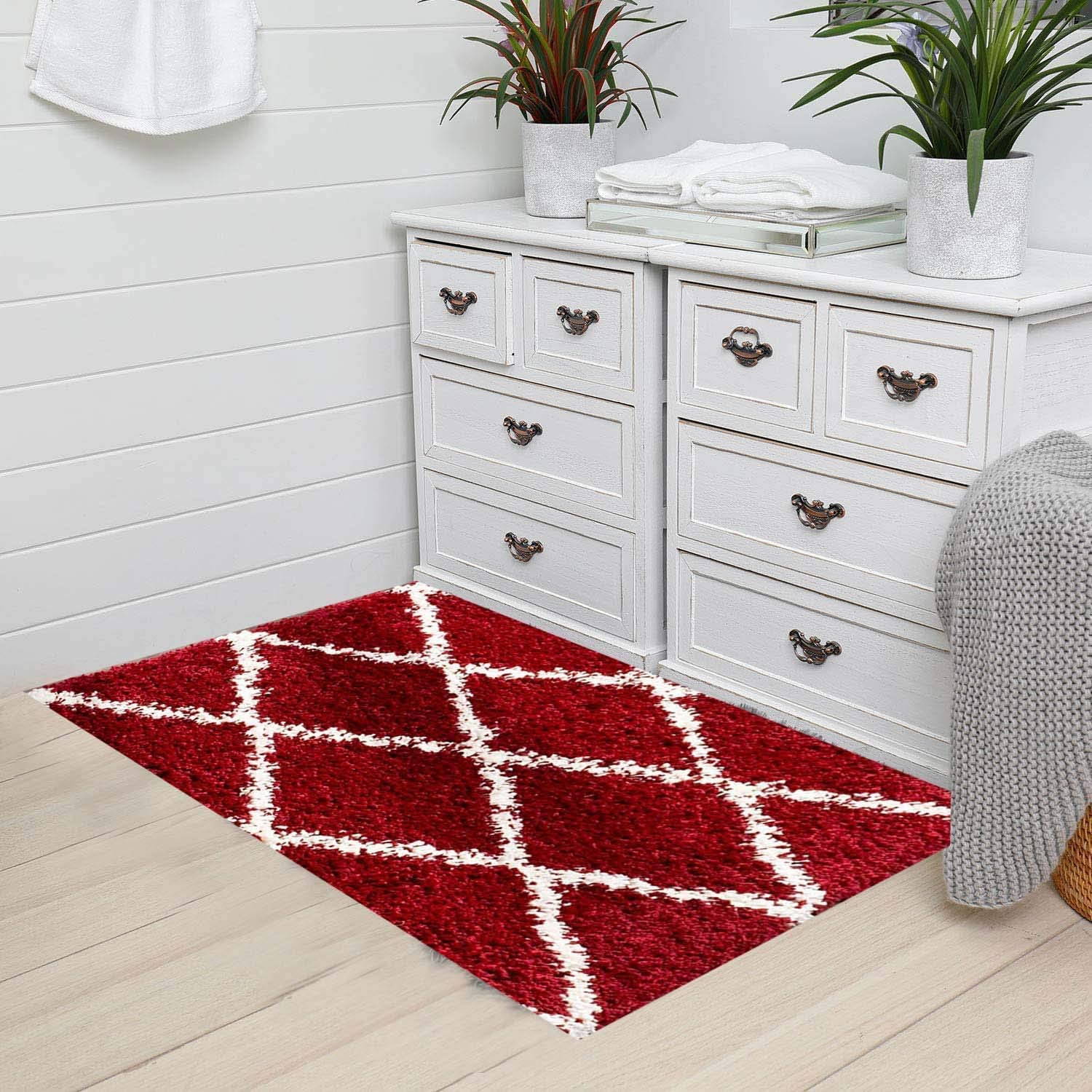 GLOY Modern Polyester Anti Slip Shaggy Fluffy Fur Rug and Carpet for Living Room, Bedroom, Hallway (Red and Ivory, 2x3 feet) (B0BC6CLQS6) Amazon Price History, Amazon Price Tracker