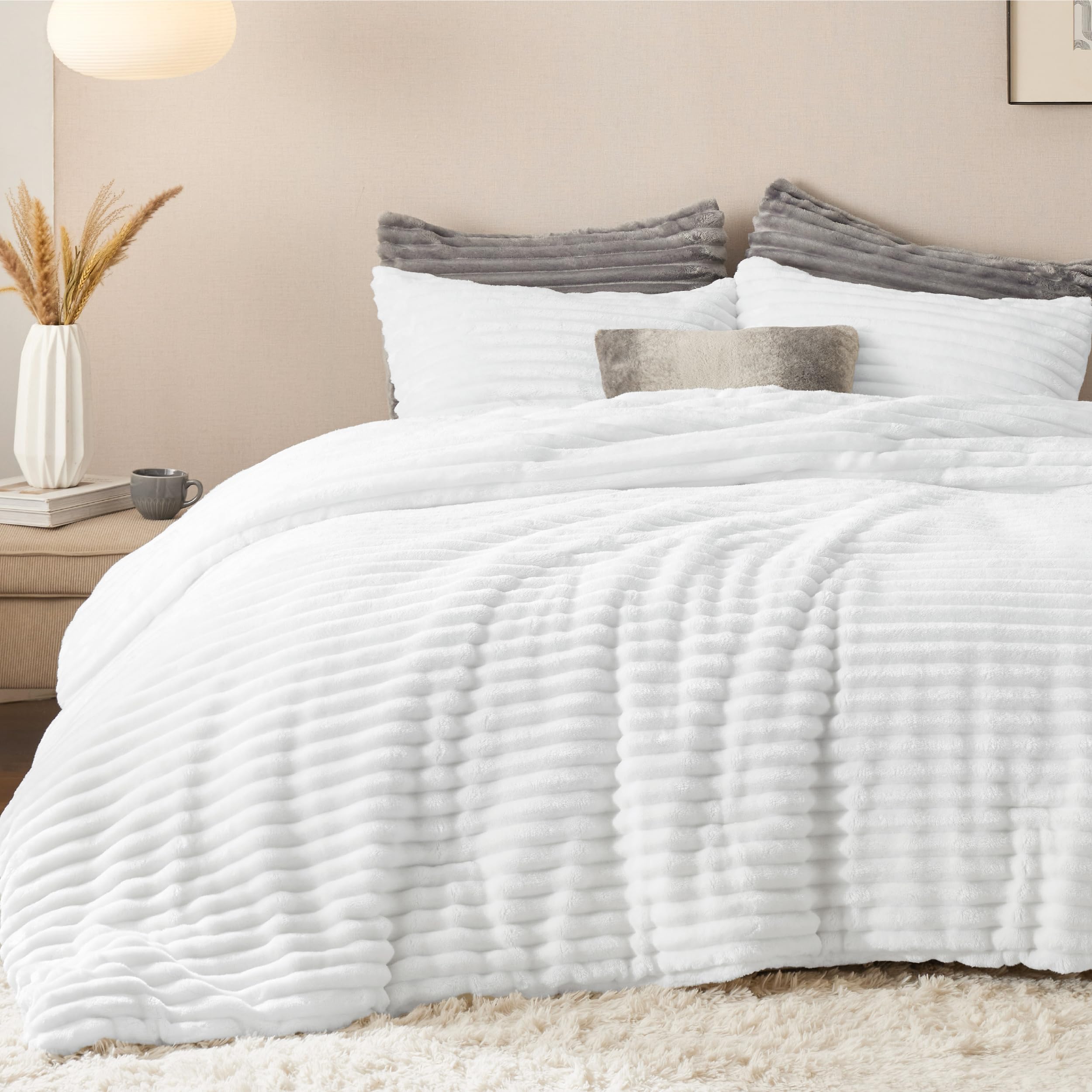 Twin/Twin XL Comforter Set - GentleSoft™ 2 Pieces Fluffy Double-Side Fleece Comforter Set, Cozy Striped Room Decor Aesthetic, Luxury Bright White Twin Bedding with 1 Pillowcase, 68x88 Inches