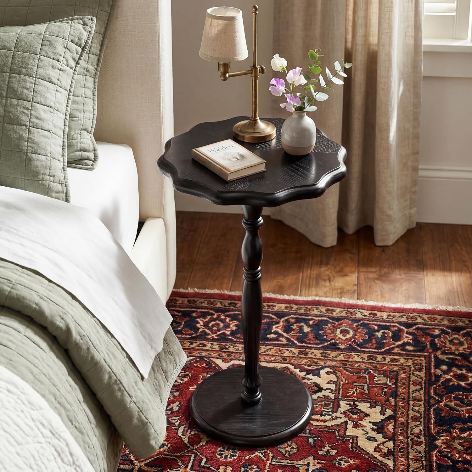STO'SENSE Black Round Side Table, Drink Table for Small Spaces,Modern Accent Nightstand w/Solid Wood Leg, Mid-Century Pedestal Sofa Table w/Classic Sculpted Design for Living Room,Tool-Free Assembly