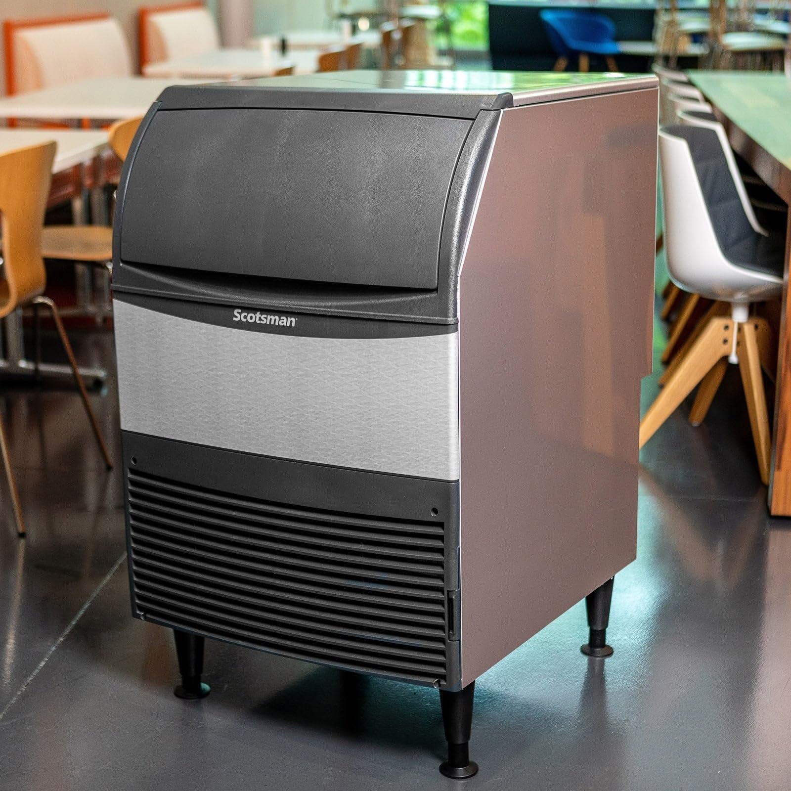 Scotsman Undercounter Flake Ice 24" Ice Maker - 440 Lb/Day, 80 Lb Storage Bin on Fridge.com - View 6