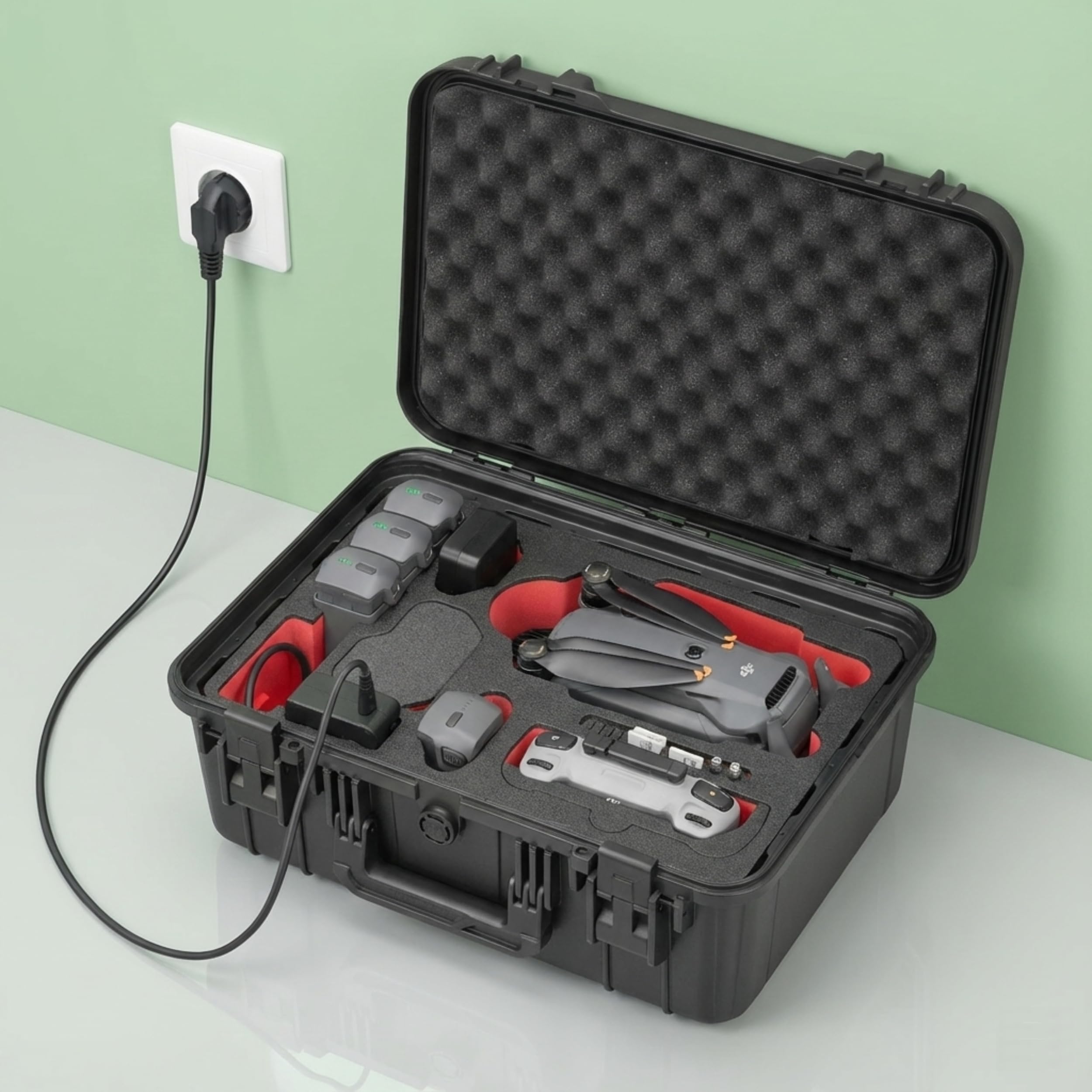 TOMcase Drohnenkoffer „Travel Edition” für DJI Mavic 4 Pro, Fly More/Creator Combo, mit RC2/RC Pro 2 – Hardcase, wasserdichter ECO Schutzkoffer – Made in Germany